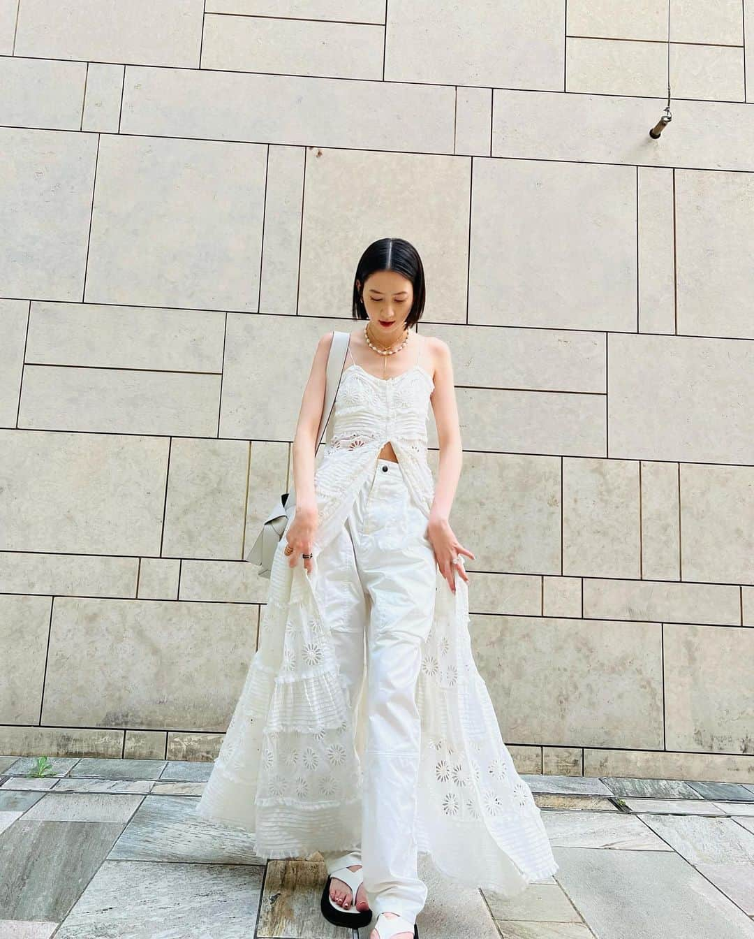 河北麻友子さんのインスタグラム写真 - (河北麻友子Instagram)「FASHION DRESS: Isabel Marant SANDALS: The Row BAG: Acne Studios #FASHION #OOTD #麻友コーデ」6月21日 21時05分 - mayukokawakitaofficial