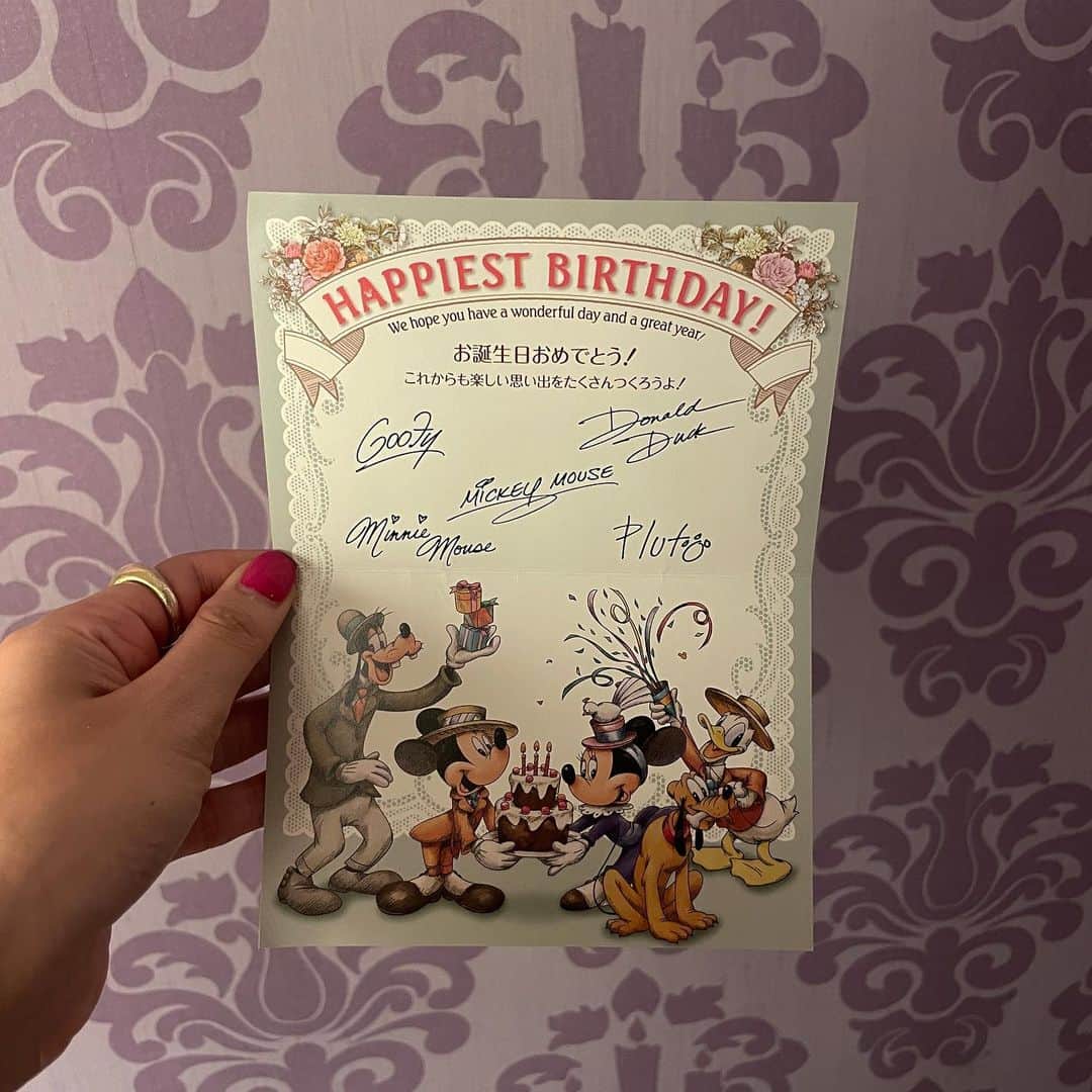 岡田美季さんのインスタグラム写真 - (岡田美季Instagram)「Happy Birthday Princess❤️ このお部屋の存在を知り、ここしか考えられなかったお誕生日当日。 最高のリアクションをありがとう❤️‍🔥 love you❤️6.21❤️❤️ #happybirthday #disneylandhotel #お誕生日」6月21日 21時44分 - mikiokada0225