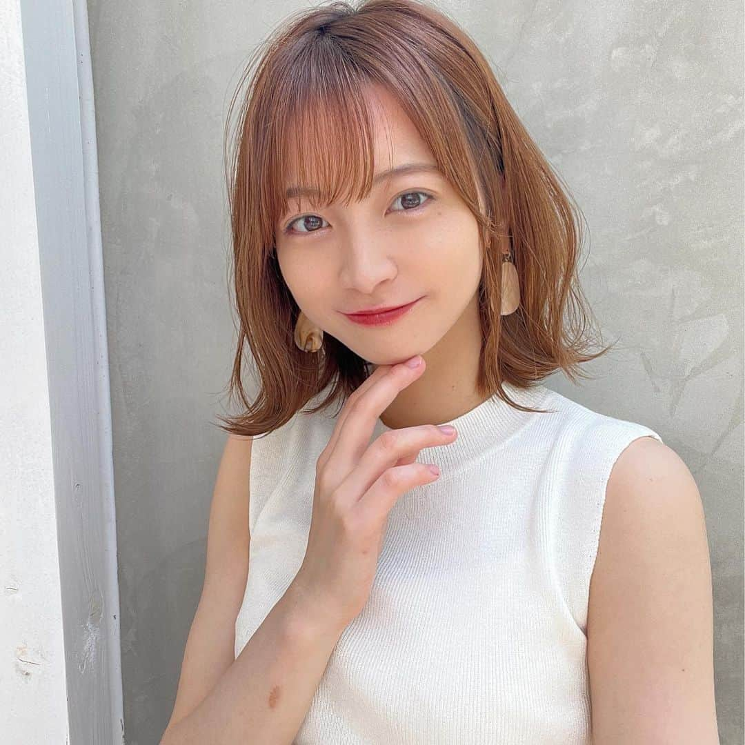 及川天和さんのインスタグラム写真 - (及川天和Instagram)「ミディアムヘアで決まり！ @tenhouo  #ヘア  表面に少しレイヤーをいれれば巻きやすくなるくびれヘアに！  夏の#イメチェン　はばっさりしなくても#前髪　と#サイドバング  #顔まわりカット  で変わります☺️✨  ぜひ保存してご提示くださいね♡  #ミディアム #ミディアムヘア #ミディアムボブ #髪質改善  #髪質改善トリートメント」6月21日 23時32分 - tenhouo