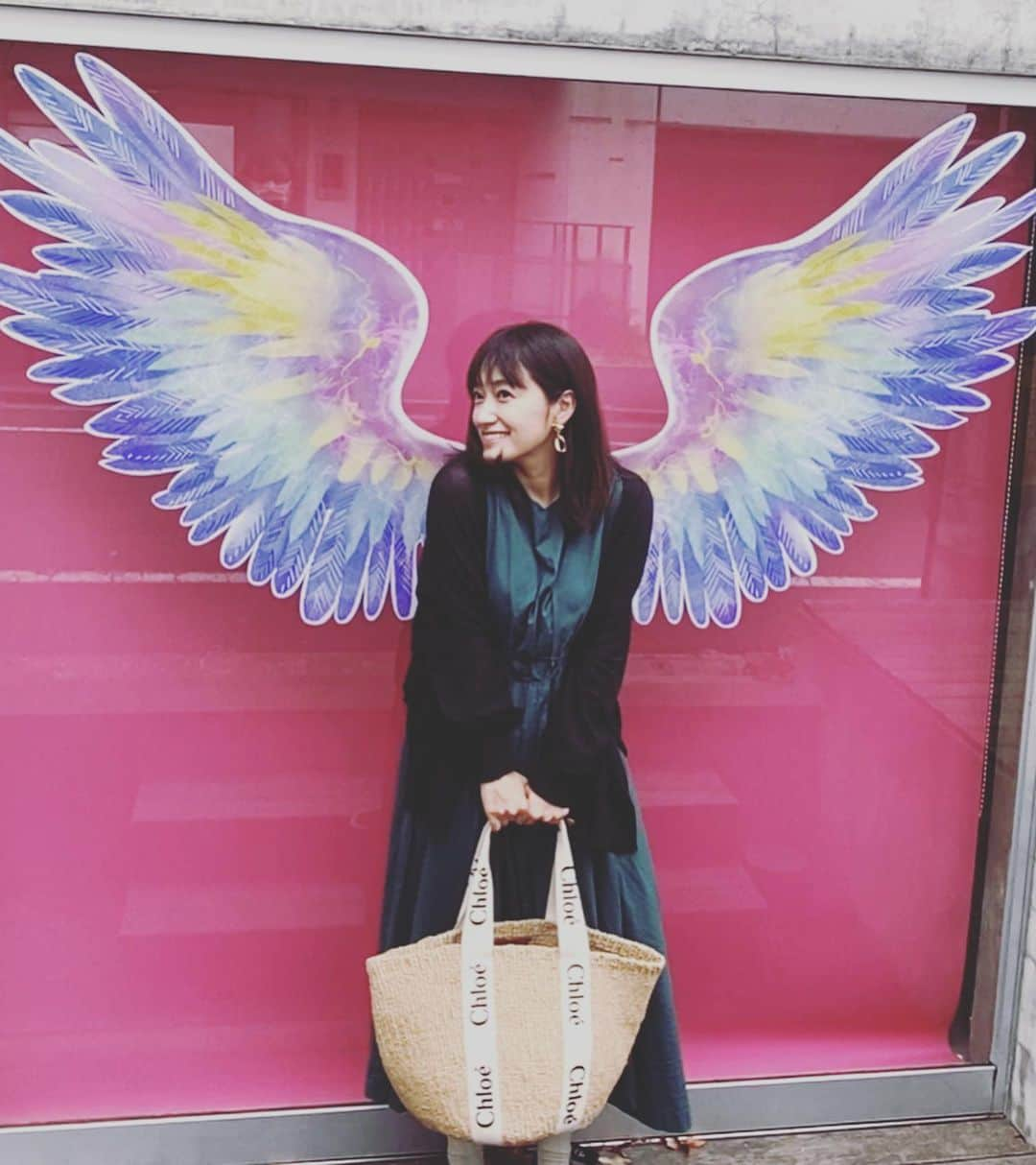 今村美乃さんのインスタグラム写真 - (今村美乃Instagram)「K-day…♡  俳優の#チチャンウク さん（#지창욱 )のファンクラブイベントに連れて行って頂きました🎶 #あやしいパートナー が大好きでどハマりしてたから、その写真もいっぱいあってテンション上がった😚！  しかもご本人わざわざ日本まで来てくれてたんだって…直筆サインもあって…韓国のアーティストの方ってどうしてこんなにファン想いなんでしょうか…🥲素晴らしすぎる。  そのあと、#スーパージュニア の#宇宙大スターキムヒチョル （ @kimheenim ）が来店した  赤坂のサムギョプサル屋さん　@yopu_official に🥓普通のサムギョプサル屋さんとは全然違うお店でした。  とにかく店内が綺麗で広い。焼いたお肉が綺麗でサイドメニューも上品なお味！すごく美味しかった！！  ４月のスジュのペンミライブも本当に最高で、「あなたのヒチョルがニッコニッコニー」を初体験できて🤣ほんと、楽しかったぁ〜。日本にも推しができたらすぐ会いに行けるのになぁ。。。  って思ってたんだけど、最近#ddt の上野選手にハマってます😂プロレス選手ね。めっちゃ爽やかでかっこいいんだぁ。  推し活は楽しいねぇ。明後日はナヨンさんのソロデビューだし、忙しい！！  #代官山 #東京観光 #東京グルメ #赤坂グルメ #サムギョプサル #サムギョプサル専門店」6月22日 8時15分 - imamurayoshino