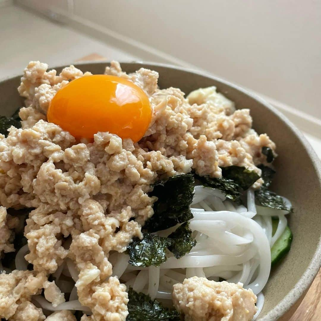 大友花恋さんのインスタグラム写真 - (大友花恋Instagram)「少し前のご飯たち。 最近はあまりご飯作れてなくて、ご飯作りたい欲がムクムク💭💭💭 しばらく使っていないミキサーと、圧力鍋、使いたいなあ✨」6月22日 12時26分 - karen_otomo