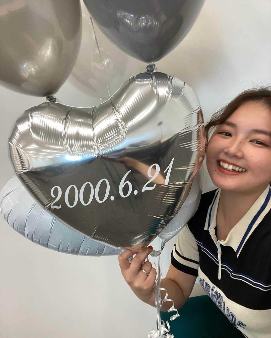 箭内夢菜さんのインスタグラム写真 - (箭内夢菜Instagram)「🎈 YouTube コラボウィークの撮影で なんと 優乃がサプライズしてくれました😭🎉✨  本当にびっくりした〜嬉しかった〜😭❤️  とっても豪華なサプライズ🥹 ゆーの本当にありがとう🤍   #ゆーのちゅーぶ  #箭内夢菜のユメ」6月22日 13時17分 - yumenayanai_official