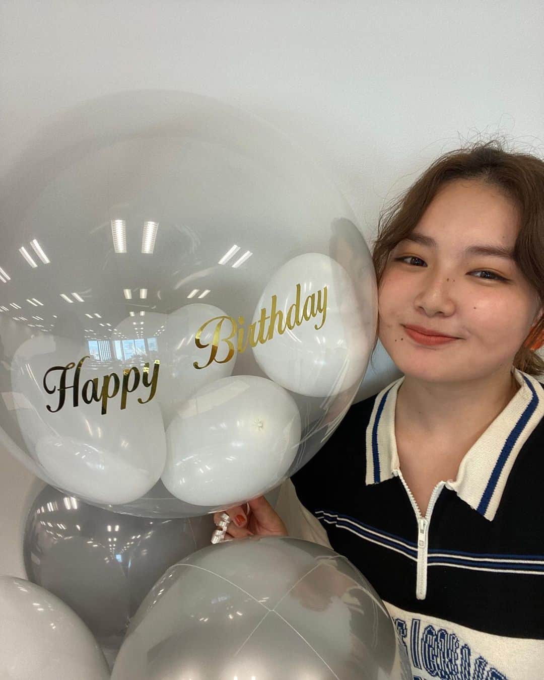 箭内夢菜さんのインスタグラム写真 - (箭内夢菜Instagram)「🎈 YouTube コラボウィークの撮影で なんと 優乃がサプライズしてくれました😭🎉✨  本当にびっくりした〜嬉しかった〜😭❤️  とっても豪華なサプライズ🥹 ゆーの本当にありがとう🤍   #ゆーのちゅーぶ  #箭内夢菜のユメ」6月22日 13時17分 - yumenayanai_official