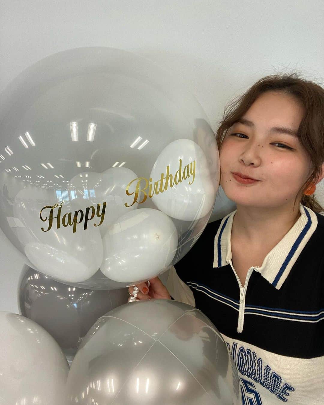 箭内夢菜さんのインスタグラム写真 - (箭内夢菜Instagram)「🎈 YouTube コラボウィークの撮影で なんと 優乃がサプライズしてくれました😭🎉✨  本当にびっくりした〜嬉しかった〜😭❤️  とっても豪華なサプライズ🥹 ゆーの本当にありがとう🤍   #ゆーのちゅーぶ  #箭内夢菜のユメ」6月22日 13時17分 - yumenayanai_official
