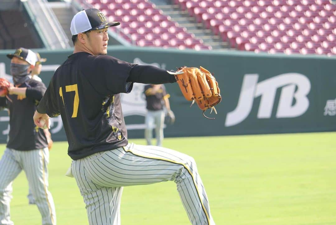 阪神タイガースさんのインスタグラム写真 - (阪神タイガースInstagram)「6月22日広島戦、本日の試合前練習の様子です！ #中野拓夢 選手 #熊谷敬宥 選手 #大山悠輔 選手 #髙山俊 選手 #坂本誠志郎 選手 #山本泰寛 選手 #カイルケラー 選手 #ラウルアルカンタラ 選手 #岩貞祐太 選手 #湯浅京己 選手 #阪神タイガース  #イチにカケル！」6月22日 17時37分 - hanshintigers_official