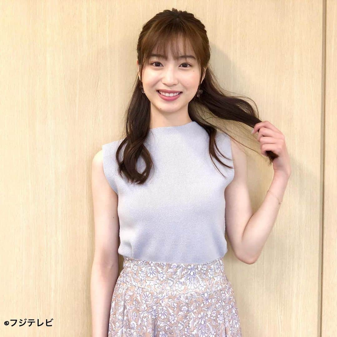 フジテレビ「めざましテレビ」さんのインスタグラム写真 - (フジテレビ「めざましテレビ」Instagram)「ファッション雑誌CanCamとコラボした お天気コーナー「きょう何着て行く？」 林佑香の毎日のコーデを紹介♪  ６月２２日　（水）  【今日のコーデ】　　 ・ニット→ @mercuryduo_com 　５９４０円 ・スカート→ @nostalgia_jp ４９５０円 ・靴→ @angelalarcon_shoes １万９８００円 ・イヤリング→ @anemone_official 　２３１０円     【コーデのポイント】 そろそろチェックしたいサンダル！👡  今シーズンは、きれいめムードと 抜け感を両立したミュールが人気😆❣️ 　 スクエアトウなど今っぽいデザインなら おしゃれ感がさらに高まります✨ ニット×スカートの定番スタイルもグッと垢抜け✌️    #めざましテレビ #きょう何着て行く？ #林佑香 #今日のコーデ #コーデ #CanCam #今日のファッション#ootd #きょう何着て行く？は月〜金朝6時22分ごろ放送📺  #ゆかちゃん #きれいめコーデ #きれいめカジュアル #大人コーデ #春コーデ #オフィスカジュアル #上品コーデ #アナウンサー衣装」6月22日 17時57分 - mezamashi.tv