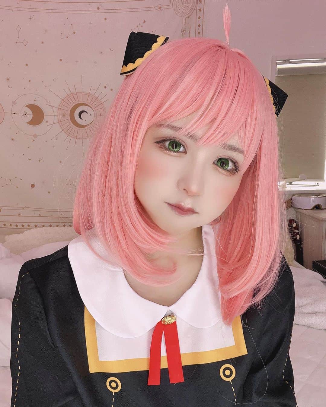 日向すずさんのインスタグラム写真 - (日向すずInstagram)「すぱい❕みっしょん❕わくわく😳❕  アーニャ💟宅コスにしてはクオリティ高めに出来たきがするᐡɞ̴̶̷ ̫ ɞ̴̶̷ᐡ‪✨  頭のてっぺんのちょん作るの、ちょっとむずかったᐡɞ̴̶̷ ̫ ɞ̴̶̷ᐡ‪！前髪は敢えて固めず自然な感じで作ってみました𖤐´-  どうですか？🤍  #cosplay #cosplayer #cosplaygirl #japanesecosplayer #japanesecosplay #japaneseculture #コスプレ #コスプレイヤー #コスプレ女子 #コスプレ撮影 #コスプレ写真 #アーニャ #アーニャフォージャー #スパイファミリー #アーニャコスプレ #アーニャコス #スパイファミリーコスプレ #spyfamily #spyfamilycosplay #anyacosplay #anya #anyaforger #anyaforgercosplay」6月22日 18時19分 - osuzudashi_