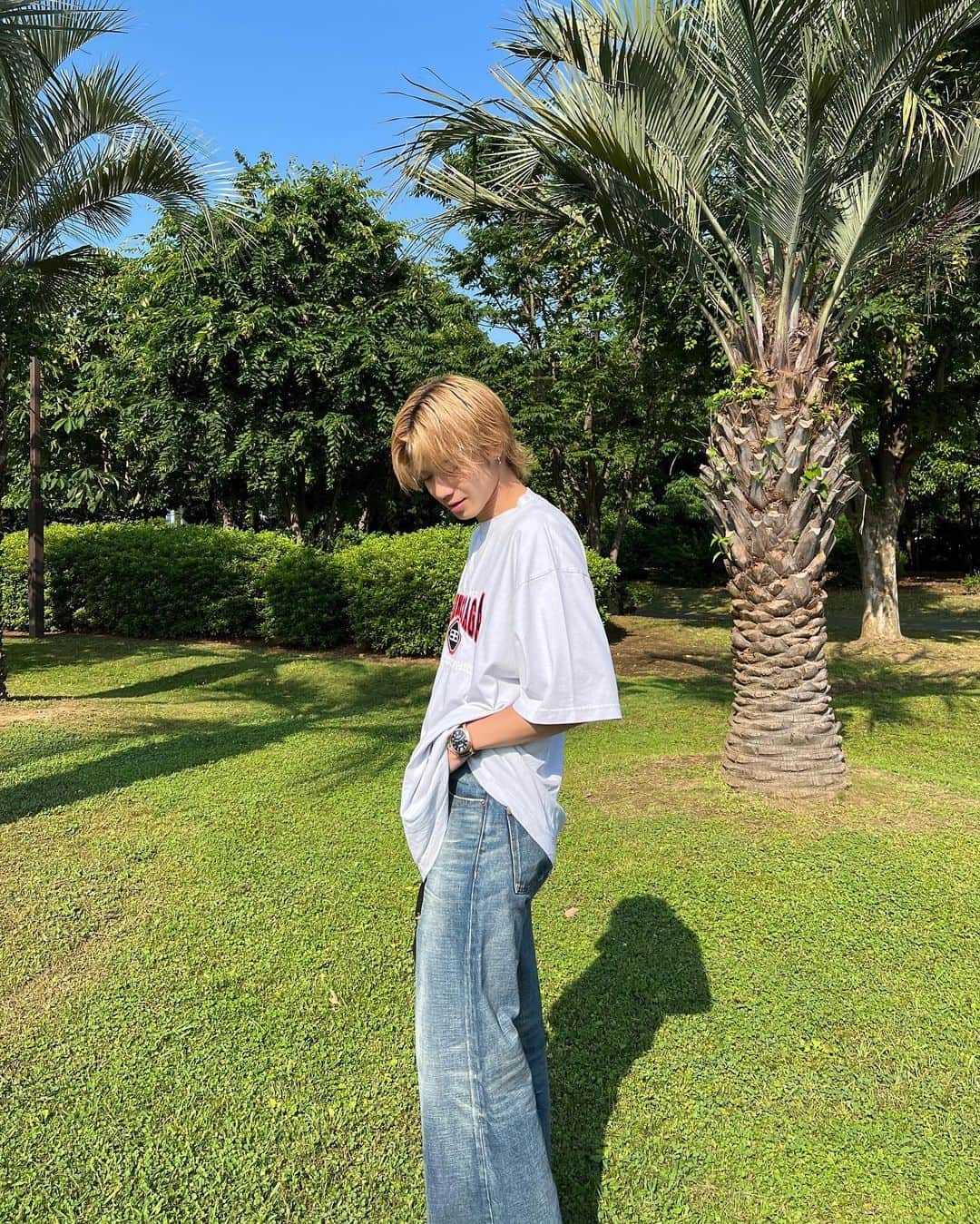 やまとさんのインスタグラム写真 - (やまとInstagram)「🌴🌴🌴  T-shirt: @balenciaga  Jeans: @celine  Bag: @chanelofficial」6月22日 20時48分 - com.yamato