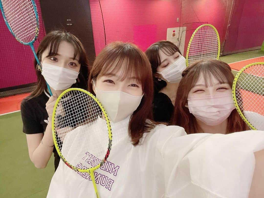 田島芽瑠さんのインスタグラム写真 - (田島芽瑠Instagram)「バドミントン会🏸✨  バドミントンしようで集まったメンバー😂みんな会うのは初めましてだったけど楽しすぎたー！ローラースケート久しぶりにしましたがやっぱり得意でした✌️  アクティブメンバーなので次はサバゲー行く約束したよん🫶楽しかった〜✨」6月22日 23時13分 - meru_chan_official