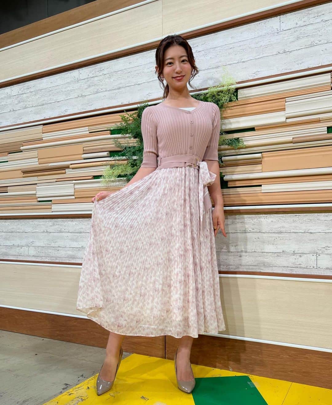 白戸ゆめのさんのインスタグラム写真 - (白戸ゆめのInstagram)「👗 . #東京インフォメーション #衣装 この生活ももう少しで2ヶ月！ ようやく慣れてきた気がします☺️ . 明日もぜひご覧ください✨」6月22日 23時51分 - yumeno.s_
