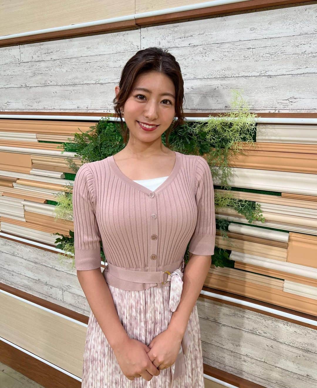 白戸ゆめのさんのインスタグラム写真 - (白戸ゆめのInstagram)「👗 . #東京インフォメーション #衣装 この生活ももう少しで2ヶ月！ ようやく慣れてきた気がします☺️ . 明日もぜひご覧ください✨」6月22日 23時51分 - yumeno.s_