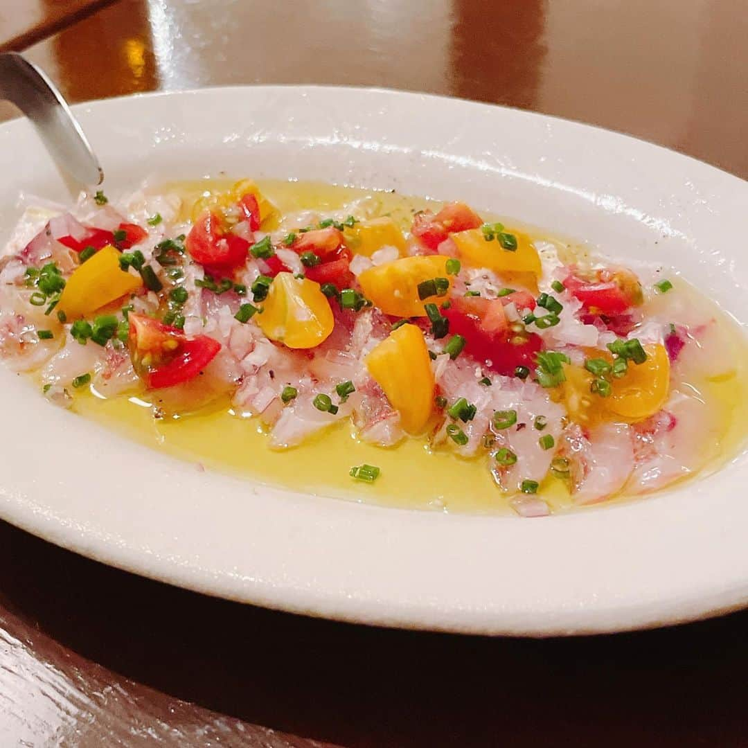 葉月里緒奈さんのインスタグラム写真 - (葉月里緒奈Instagram)「ひとりじめしたくなる美味しさ！ 鴨のコンフィat「Oui Oui」 @ouiouikamakura 。 #鎌倉グルメ#長谷グルメ#ouioui#ウィウィ#鴨のコンフィ#真鯛のカルパッチョ #フレンチフライ#このタルタルソースとよく合うこと#まめあじのフリット#どれもこれも全て美味しい#また直ぐ行きたくなるお店 #rionahazuki」6月23日 8時33分 - riona_hazuki