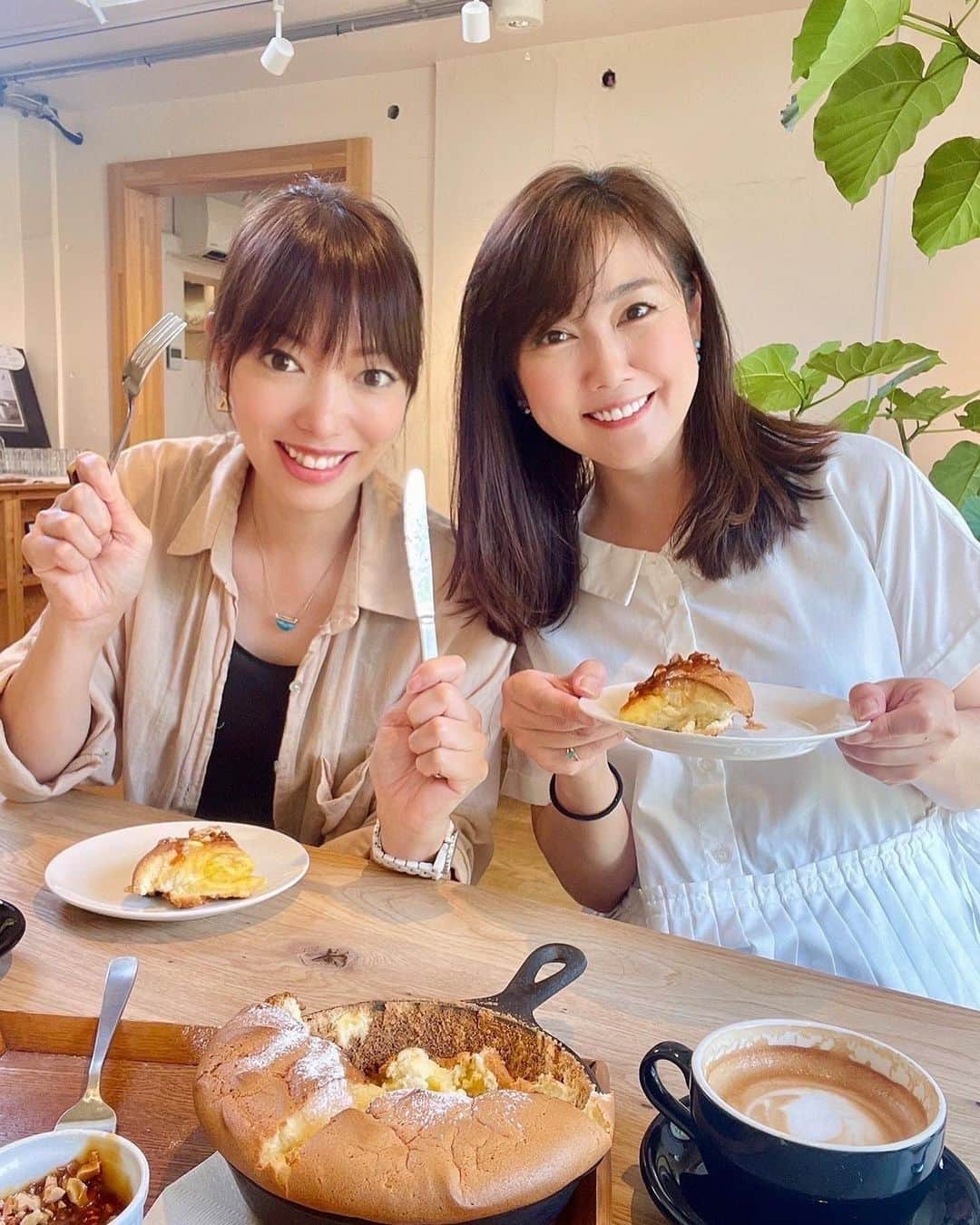 吉永愛さんのインスタグラム写真 - (吉永愛Instagram)「りーちゃんと『COMMA,COFFEE』へ行きました！ 田無神社⛩に行く前にランチをするところ探していたら、車で10分くらいのところにぐりとぐらのパンケーキが食べれるところを発見❗️ フワフワの大きなパンケーキが出て来ました😍 美味しかったです✨✨  #コンマコーヒー  #commacoffee #ひばりがおか団地  #ランチ #ぐりとぐらのパンケーキ  #パンケーキ #カフェ巡り」6月23日 8時47分 - a.i.yy