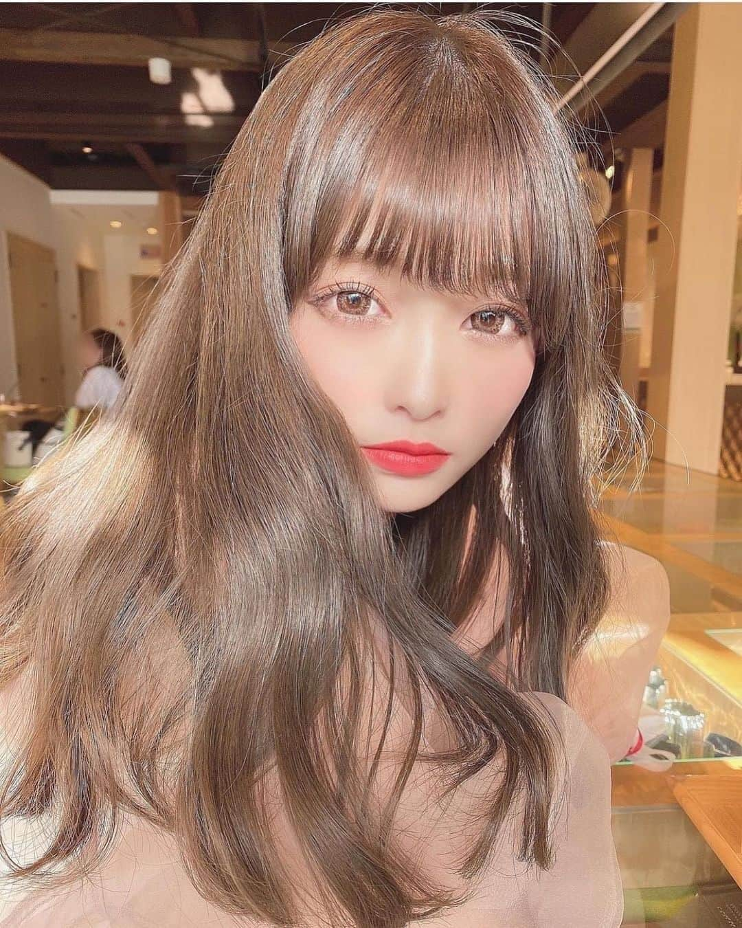 美女naviさんのインスタグラム写真 - (美女naviInstagram)「【美女navi ☻*】何枚目の長さがすき？😂🤍 * * 今回ご紹介させていただく方は❤️ rinatea〻りなてぃー さん ▶️▷ @rinatea_25 * * # Repost . . 久しぶりにこの写真見た🫣 何枚目の長さがすき？😂🤍 ⁡ 友達にはほとんどの確率でボブって言われるんだけど 伸ばしたい欲もある🥹🤔💭 ⁡ いーーっつも迷ってる（笑） ⁡ から、みんなに聞いてみる☺️♥️ . . rinatea〻りなてぃー さん のアカウントには 他にも素敵な投稿が(*´﹀`) ぜひ覗いてみてくださいね🧡 * * * 美女navi掲載希望の方は⇒ @bijo_navi ❤️と # 美女ナビ , # 美女navi タグ付け * 10代限定姉妹アカウント 美少女navi掲載希望の方は⇒ @bishojo_navi 💛と # ビショウジョナビ タグ付け * お願いします✨✨ * * 次回もお楽しみに...😍 * * #ヘアカラー #ヘアスタイル #女子力 #女子力アップ #お出かけ #ハイトーンカラー #イメチェン #イメチェンカット #韓国ファッション #巻き髪 #美意識向上 #ヘアアレンジ #美肌ケア #オトナ女子 #大人可愛い #ゆるふわ #大人可愛いコーデ #おしゃれ女子 #ファッション好き  #オシャレ好き #カジュアルファッション #巻き髪アレンジ #女子力向上 #大人メイク #デートコーディネート」6月23日 9時00分 - bijo_navi