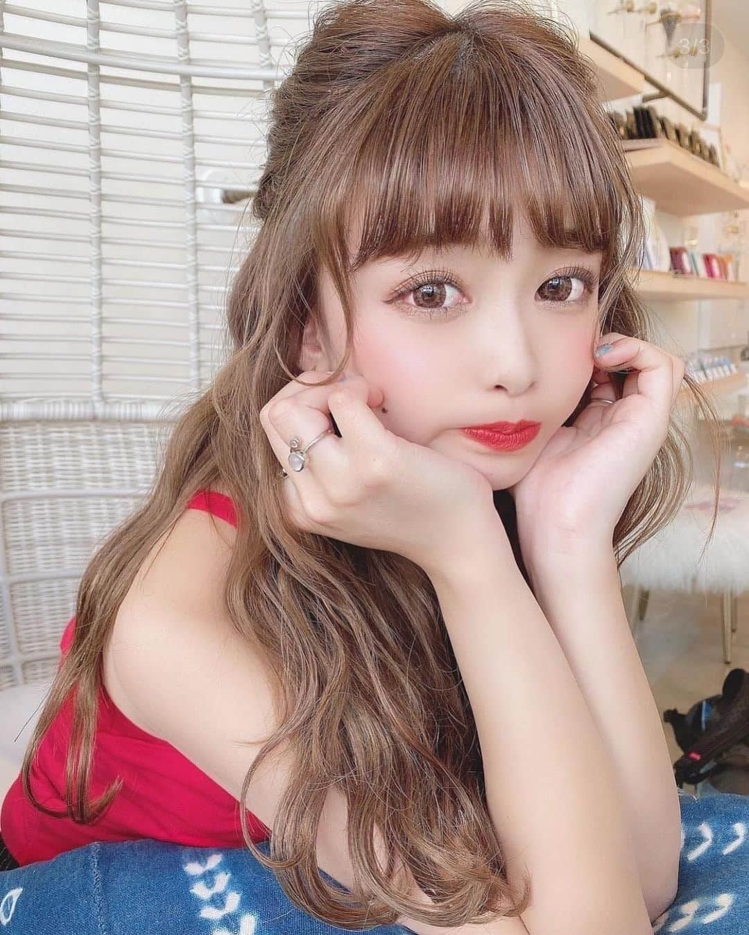 美女naviさんのインスタグラム写真 - (美女naviInstagram)「【美女navi ☻*】何枚目の長さがすき？😂🤍 * * 今回ご紹介させていただく方は❤️ rinatea〻りなてぃー さん ▶️▷ @rinatea_25 * * # Repost . . 久しぶりにこの写真見た🫣 何枚目の長さがすき？😂🤍 ⁡ 友達にはほとんどの確率でボブって言われるんだけど 伸ばしたい欲もある🥹🤔💭 ⁡ いーーっつも迷ってる（笑） ⁡ から、みんなに聞いてみる☺️♥️ . . rinatea〻りなてぃー さん のアカウントには 他にも素敵な投稿が(*´﹀`) ぜひ覗いてみてくださいね🧡 * * * 美女navi掲載希望の方は⇒ @bijo_navi ❤️と # 美女ナビ , # 美女navi タグ付け * 10代限定姉妹アカウント 美少女navi掲載希望の方は⇒ @bishojo_navi 💛と # ビショウジョナビ タグ付け * お願いします✨✨ * * 次回もお楽しみに...😍 * * #ヘアカラー #ヘアスタイル #女子力 #女子力アップ #お出かけ #ハイトーンカラー #イメチェン #イメチェンカット #韓国ファッション #巻き髪 #美意識向上 #ヘアアレンジ #美肌ケア #オトナ女子 #大人可愛い #ゆるふわ #大人可愛いコーデ #おしゃれ女子 #ファッション好き  #オシャレ好き #カジュアルファッション #巻き髪アレンジ #女子力向上 #大人メイク #デートコーディネート」6月23日 9時00分 - bijo_navi