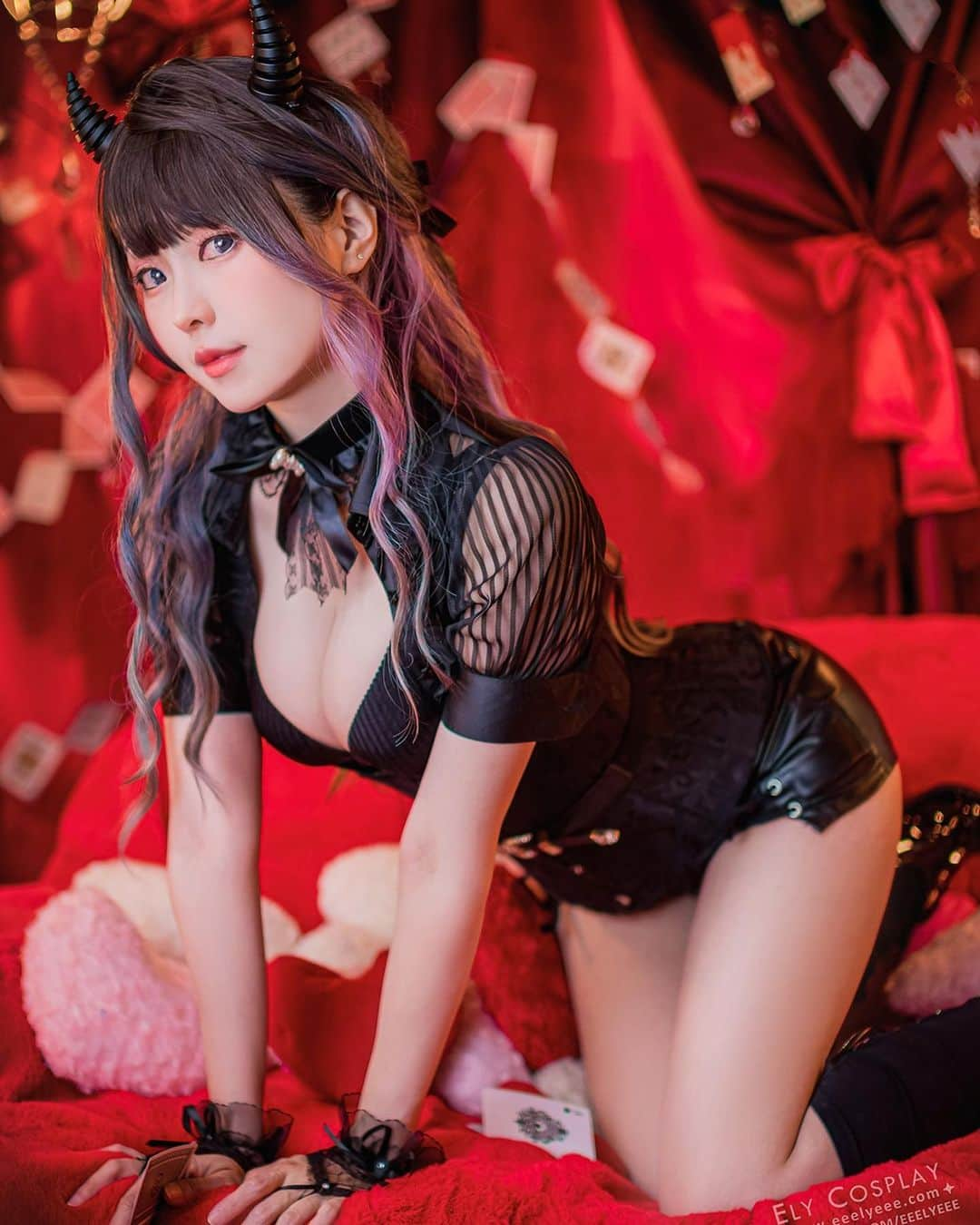 Elyさんのインスタグラム写真 - (ElyInstagram)「Have you changed your chips yet?♥️ Devil Croupier full photo set in this month set B 😈🖤 unlock more ✧ link in bio  ✧～✧～✧ ポーカーチップの用意はできましたが？ ゲームは始まるよ😈 ~今月のBセット写真です♡  ✧～✧～✧ 準備好你的籌碼了嗎?♥️ 與小惡魔的賭局將會在本月B組寫真中進行😈🖤  #ely #elycosplay #cosplay #originalcharacter #poker #croupier」6月23日 14時14分 - eeelyeee