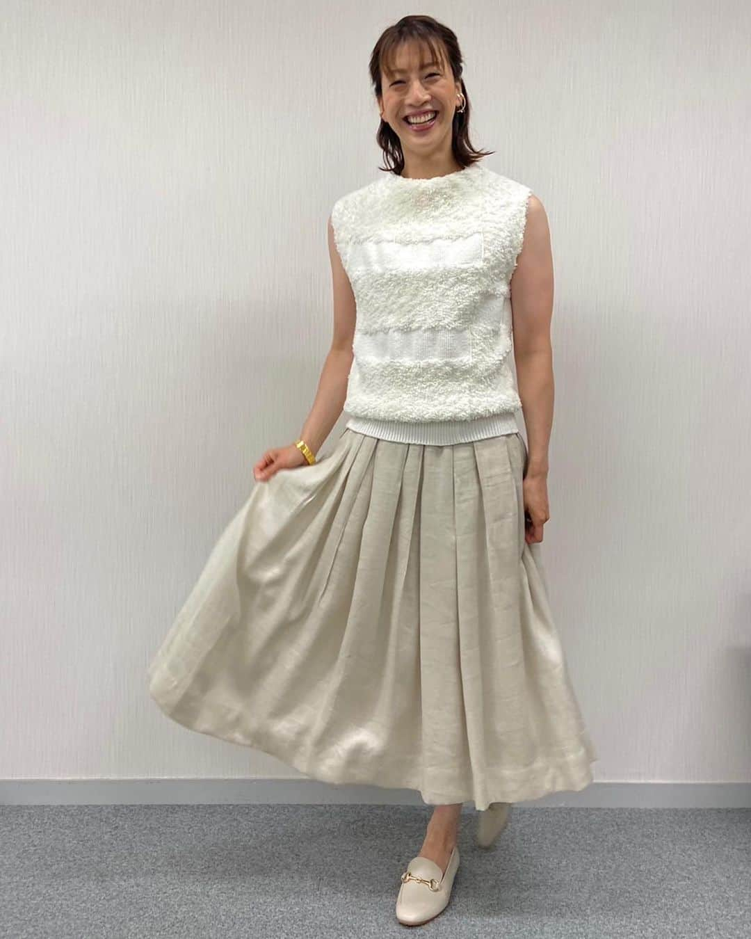 寺川綾さんのインスタグラム写真 - (寺川綾Instagram)「6月22日o.a.報道ステーションからの世界水泳ブダペスト2022🏊‍♀️🏊 瀬戸大也選手の気持ちのこもったレース🥉✨素晴らしかったです🔥 今日は男子200m平泳ぎ決勝‼️ 応援しましょう📣✨✨ #報道ステーション  #6月22日  #オンエア  #evexbykrizia  #ターコイズブルー  #ブルー  #ワンピース  #ピアス  #リング  #nomg  #シルバーアクセサリー  #東山pr  #パンプス  #diana  #ダイアナ  #世界水泳  #6月22日  #オンエア  #cyclas  #リネンスカート  #ニット  #イヤーカフ  #duedonne  #バングル  #aguaccessories  #ゴールドアクセサリー  #シルバーアクセサリー  #東山pr  #ローファー  #diana  #ダイアナ  #衣装  #ありがとうございました🙏」6月23日 15時46分 - terakawaaya_official