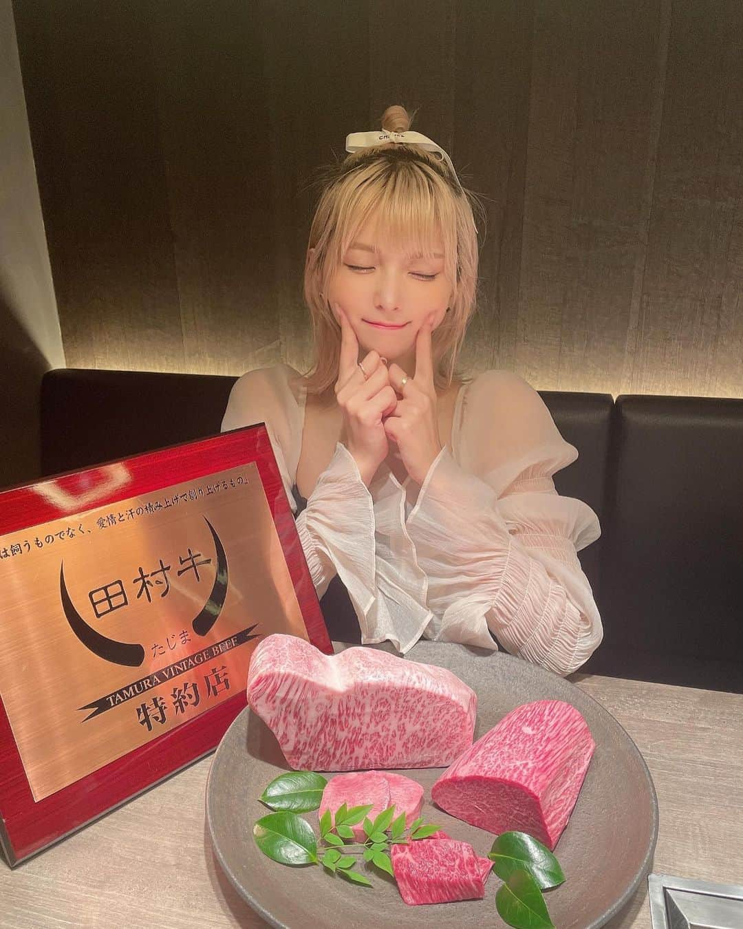 ききまるさんのインスタグラム写真 - (ききまるInstagram)「YAKINIKU🥩💖 . 新宿のUSHIGORO. Sに❤︎ @ushigoro_yakiniku  . 今回私がいただいたのは「Kコース」だよ✨ . お店の方の計らいでお祝いプレートを出していだきました😭💖 . 美味しい料理と最高のサービス! ありがとうございました！ . . #焼肉 #うしごろ焼肉　#うしごろ　#ushigoros #うしごろs #うしごろs新宿 #焼肉ディナー #新宿焼肉 #新宿ディナー #新宿デート #肉スタグラム #肉グルメ #肉グルメ #グルメ女子 #ききグルメ　#グルメスタグラム #グルメ部 #東京グルメ」6月23日 19時06分 - kikigram_97