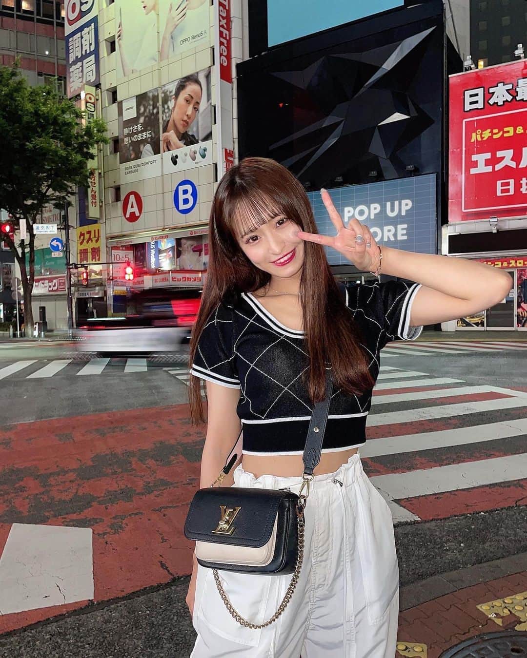 清水里香さんのインスタグラム写真 - (清水里香Instagram)「⁡ ⁡ しぶーや❤️‍🔥 ⁡ ⁡ ⁡ #渋谷 #SHIBUYA ⁡ ⁡ ⁡ ⁡」6月23日 20時41分 - partyyy_chu