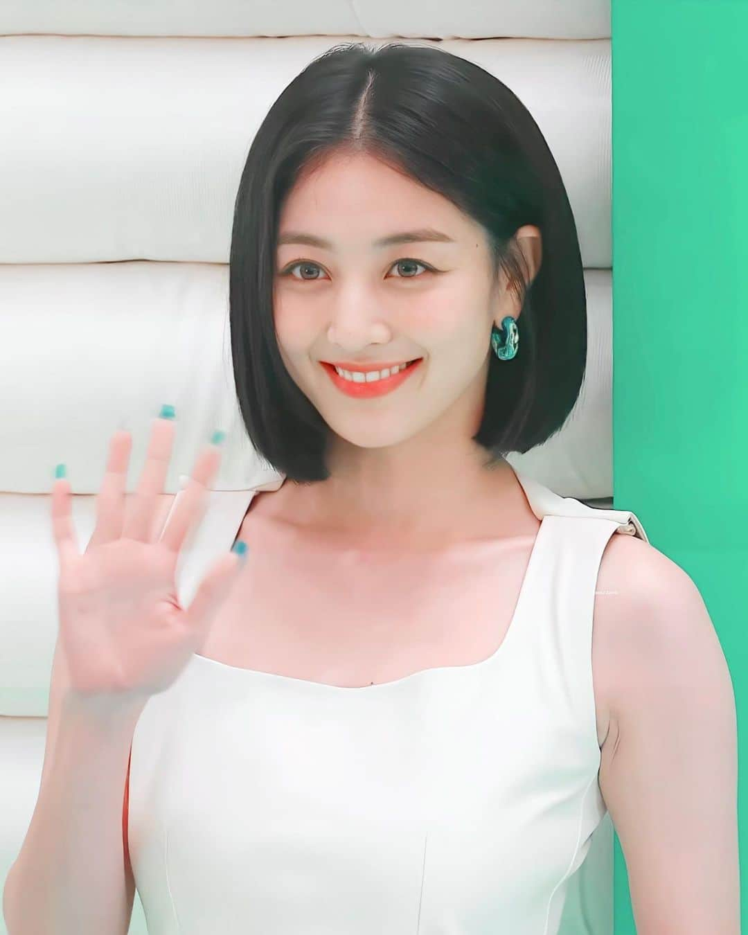 ジヒョさんのインスタグラム写真 - (ジヒョInstagram)「♡ jihyo attending events of luxury brands i know that‘s right 🤭🤭⠀ — 220623 › © Jiang0607u」6月23日 22時36分 - jypjihyo