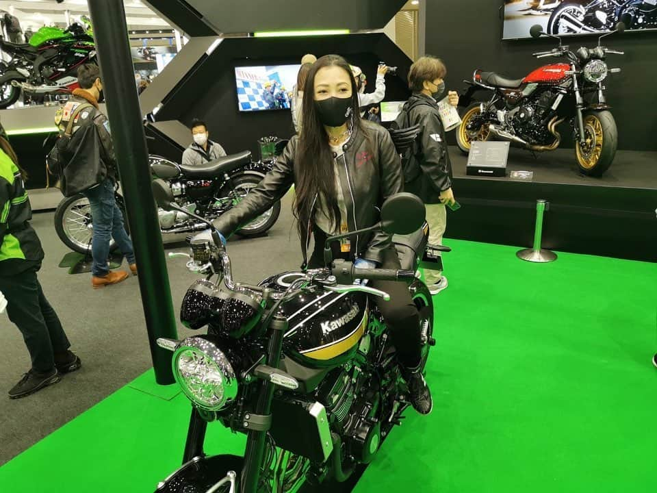 福山理子さんのインスタグラム写真 - (福山理子Instagram)「＃モーターサイクルショー2022 #Kawasakiブース #KawasakiZ #Z650 #Z900 #ZX10 #Z650RS #Z900RS #z90050thanniversary  #ZX10R #z650rs50thanniversary #z650rsanniversary  #tokyomotercycleshow  #motercyclemodel  #motercyclegirl #バイク女子 ＃バイクと女 #バイク乗り」6月24日 0時15分 - rikofukuyama