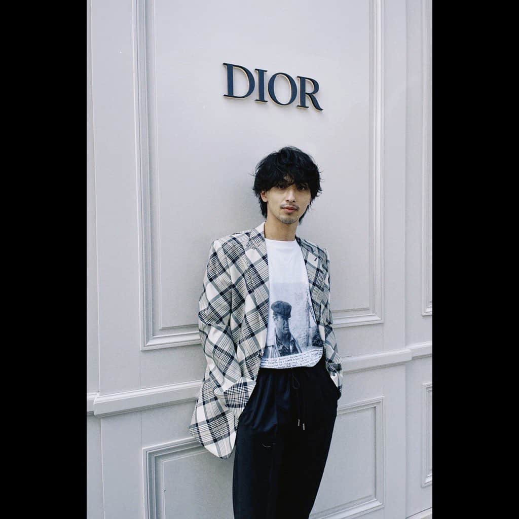 横浜流星さんのインスタグラム写真 - (横浜流星Instagram)「Day 2  #dior #DiorSummer23 #Paris #絵画買った #仲良くなって2shot #大事にします #明日はショー。 #楽しみます @dior @mrkimjones」6月24日 6時49分 - ryuseiyokohama_official