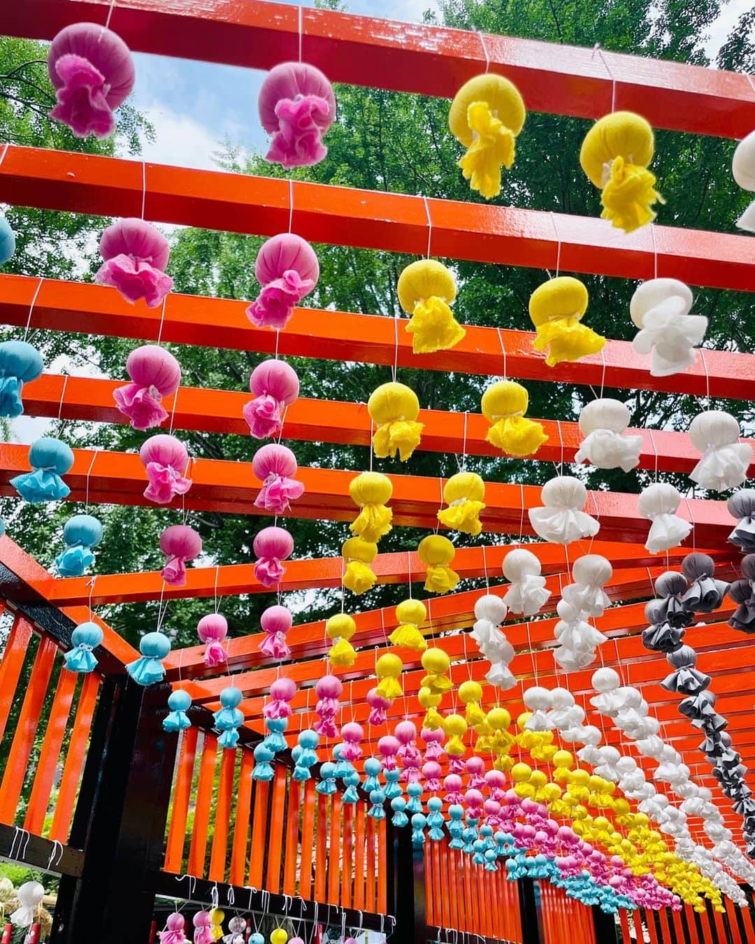 吉永愛さんのインスタグラム写真 - (吉永愛Instagram)「鎌倉時代に創られた『田無神社』へ✨ 七夕てるてるトンネルも可愛くて素敵だったんですが、五龍神様に御神木…ほかにも見所いっぱいで神々しい神社でした✨✨盛りだくさんなので続きます！ ここはまた、訪れたい神社⛩でした✨ #田無神社 #七夕てるてるトンネル  #五龍神  #御神木  #御朱印 #御朱印巡り  #パワースポット #愛love御朱印⛩ #japan #西東京市 #梅雨 #てるてる坊主」6月24日 8時05分 - a.i.yy