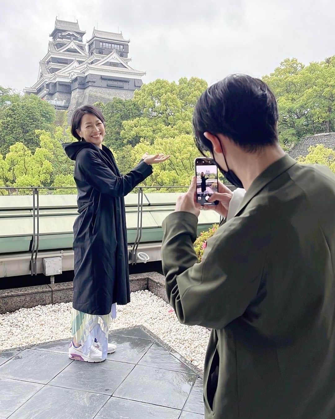 羽田美智子さんのインスタグラム写真 - (羽田美智子Instagram)「. 急に真夏日ですね☀️ 体が追いつかない、、💦 くれぐれも気をつけて 過ごしましょうね🎐  今夜BS日テレで 「発見！ニッポンの神業SP」放送になります。 今夜は第3弾！  熊本城の石垣です。 日本刀も凄いです！！ 日本人の技術って本当に 素晴らしいですよね、、 へー、、はー、、 と唸るばかりでした。  雨の熊本城、美しかった、、✨✨✨  #ニッポンの神業SP #熊本  earrings... @vendomeboutique_official」6月24日 16時04分 - michikohada