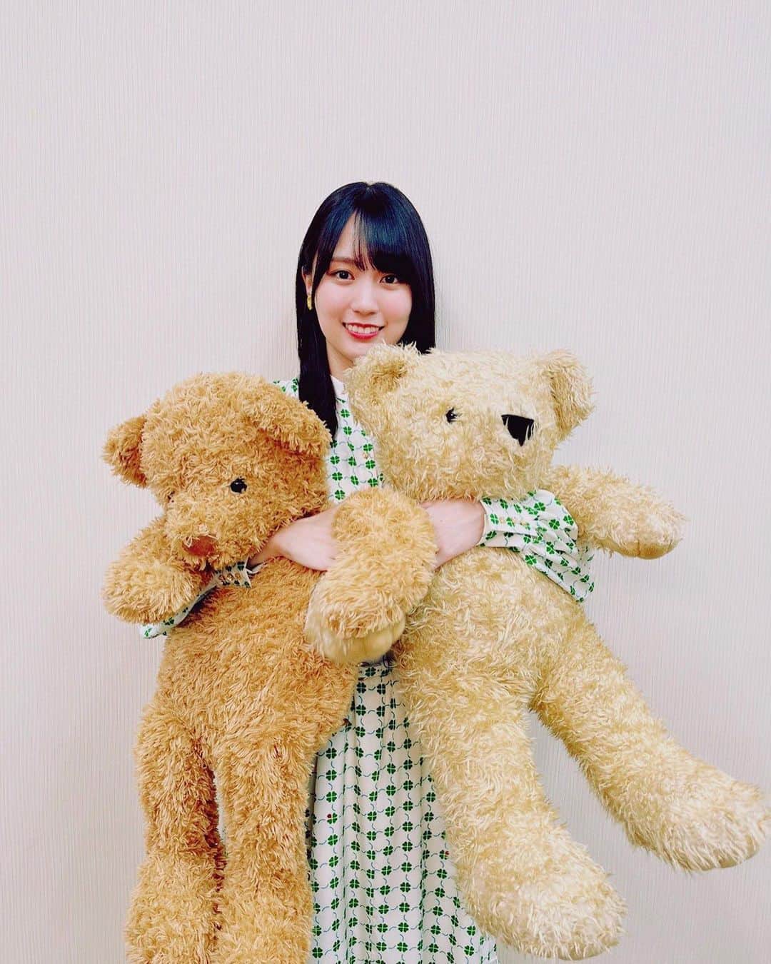 賀喜遥香さんのインスタグラム写真 - (賀喜遥香Instagram)「🧸🧸🧸🧸  実はくまさん二人いたの知ってましたか！？   #賀喜遥香1st写真集まっさら  #賀喜遥香」6月24日 16時54分 - kaki_haruka_1st