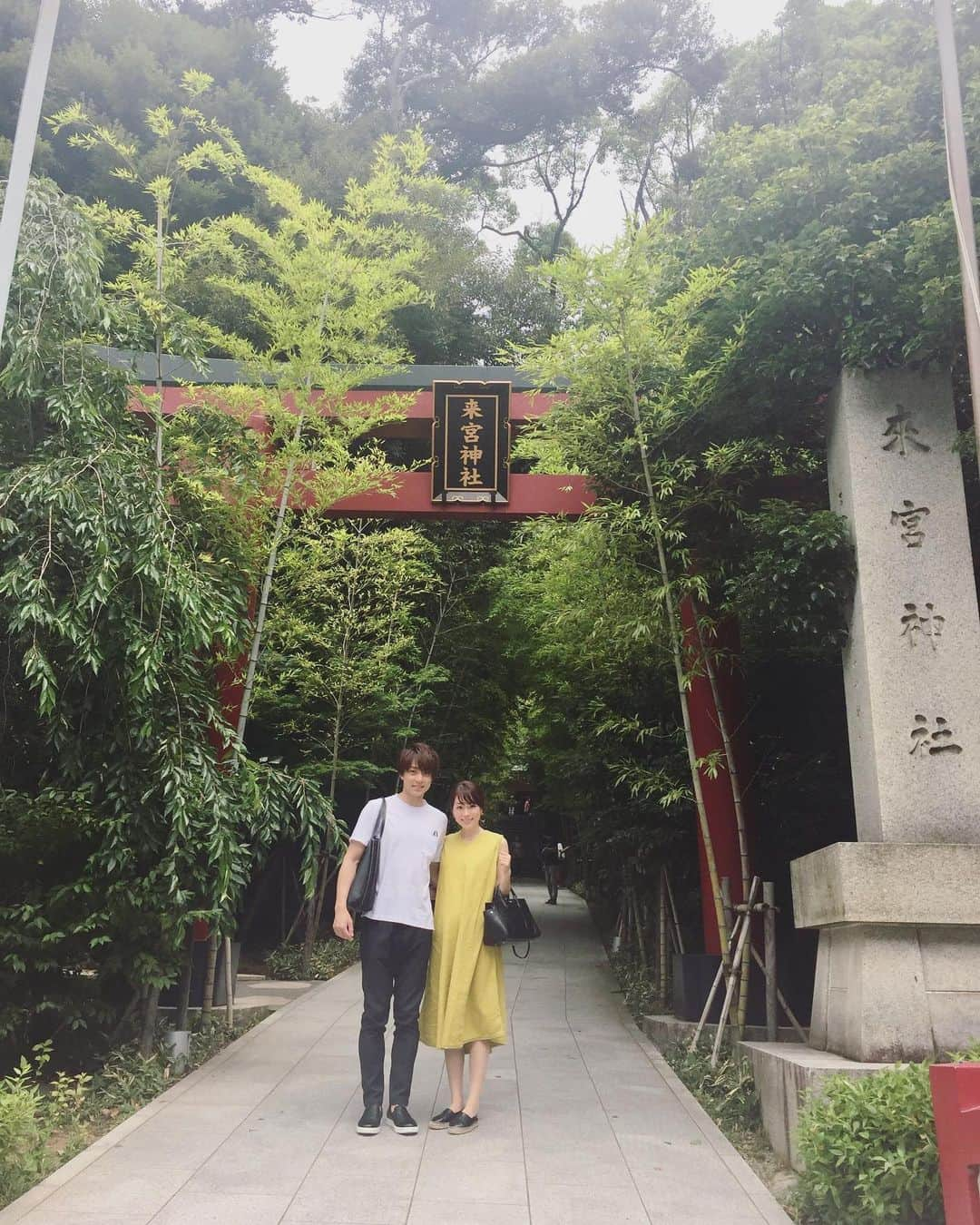 本田朋子さんのインスタグラム写真 - (本田朋子Instagram)「熱海の来宮神社へ。 4年前、息子を妊娠中のときに訪れて以来。 3歳になった息子はすくすくと育っていますというご報告がてら、参拝してきました。 現在（1枚目）と4年前（2枚目）を見比べると、感慨深いなぁ。 そして、ペットフレンドリーな熱海でナナさんも旅行できて、良い想い出ができました♡  #熱海 #来宮神社 #お礼参り  #ペットフレンドリー #チワワと行く旅 #本田朋子のweekly献立」6月24日 16時55分 - tomoko_honda_official_phonics