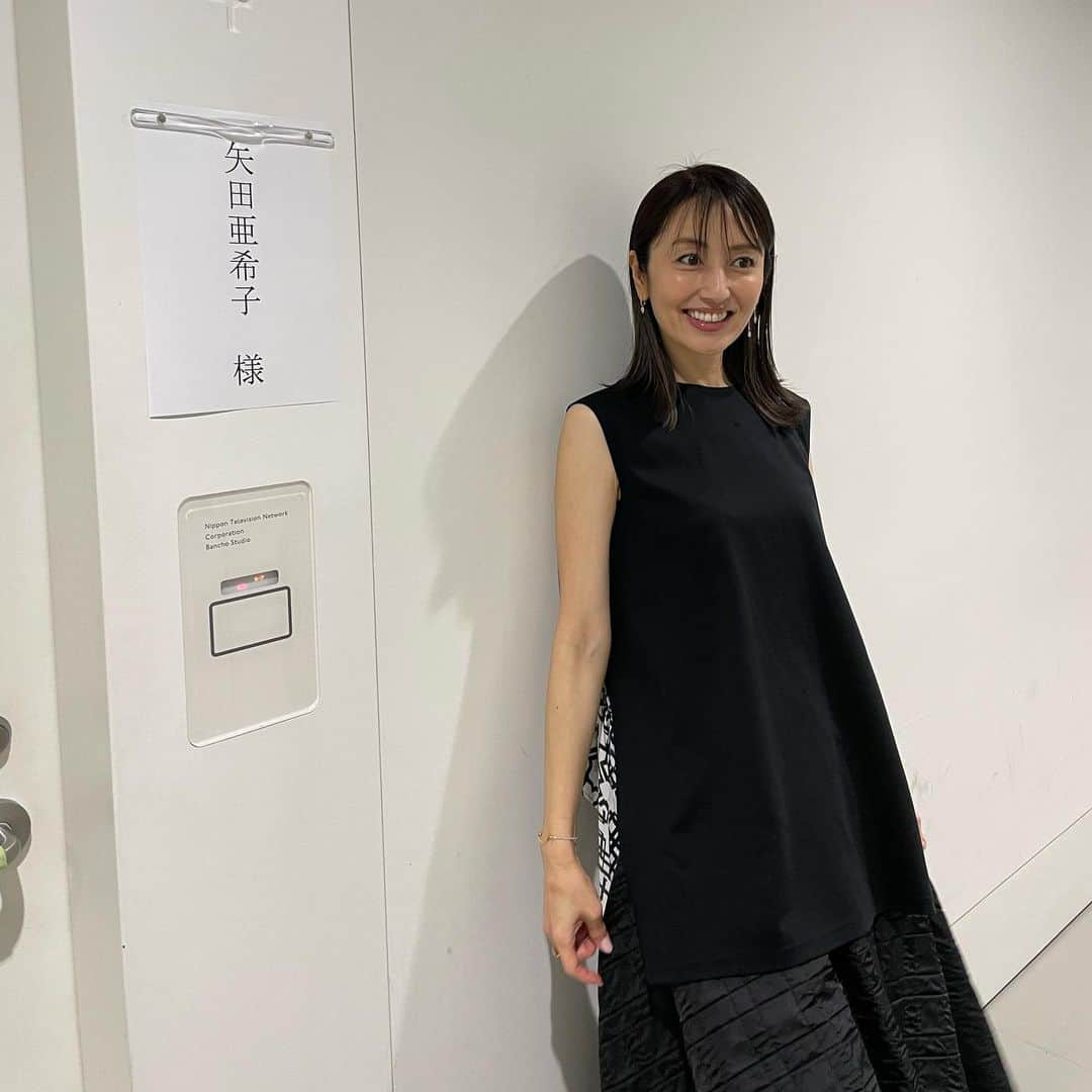 矢田亜希子さんのインスタグラム写真 - (矢田亜希子Instagram)「今夜放送！ 沸騰ワード10 コストコシリーズ スタジオにもお邪魔いたしました！ 衣装は @lephil_official @messikajapan #沸騰ワード10#日テレ#コストコ#costco」6月24日 19時00分 - akiko_yada