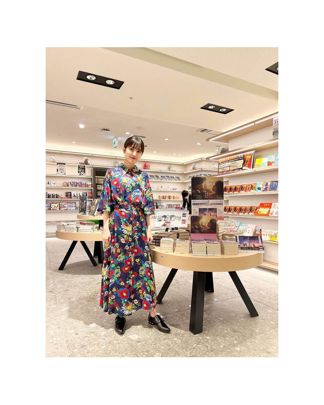 福本莉子さんのインスタグラム写真 - (福本莉子Instagram)「⁡ 書店巡りや取材で着たお衣装たち！」6月24日 19時33分 - riko_fukumoto_