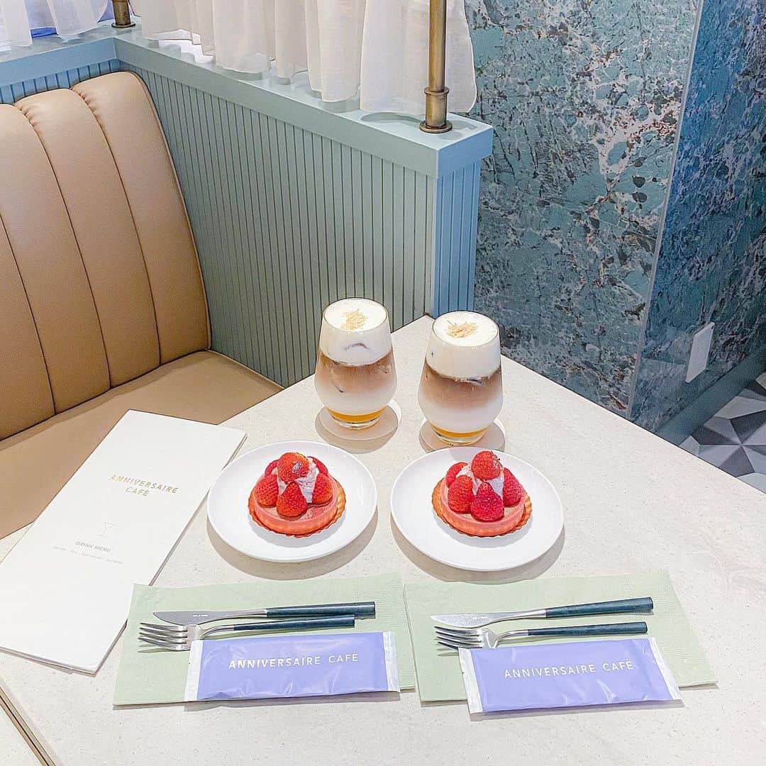 あやちゃんさんのインスタグラム写真 - (あやちゃんInstagram)「色合いがどタイプなカフェ☕✧ 季節によってスイーツやテーマカラーが変わるからまた行きたいな🤍  #アニヴェルセル表参道  #アニヴェルセルカフェ  #アニベルセルカフェ  #アニヴェルセル  #anniversairecafe  #表参道カフェ #表参道ランチ #表参道グルメ #明治神宮前カフェ #明治神宮前ランチ #表参道 #原宿カフェ #青山カフェ #おしゃカフェ #東京カフェ #いちごスイーツ #きれいめコーデ #大人コーデ #いちごタルト」6月24日 20時58分 - aya.you.love.r