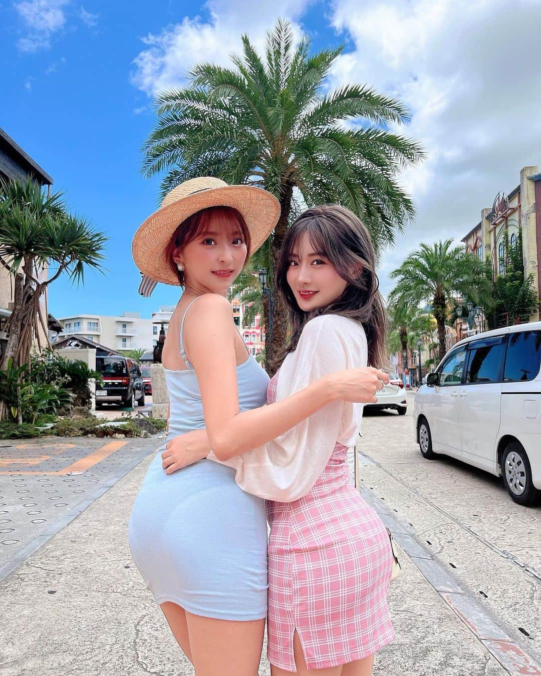 伊藤愛梨さんのインスタグラム写真 - (伊藤愛梨Instagram)「お姉さん達と夏楽しんでみる？ ⁡ ⁡ 🍑ファンティアほぼ毎日更新中🍑 プロフィールリンクから飛べます✈️💕 🗓スケジュール🗓 7月4日(日)Malymoon大阪出張撮影会 8月14日(日)コスホリック33 ⁡  #like #gravure #tokyo 　#ootd #style #イケ尻  #グラドル　#日本一の尻美人#ヒップアップ　#尻トレ　#美尻　#池尻愛吏 #イケてる尻のジリちゃん　#2022」6月25日 1時27分 - ilovely1007_