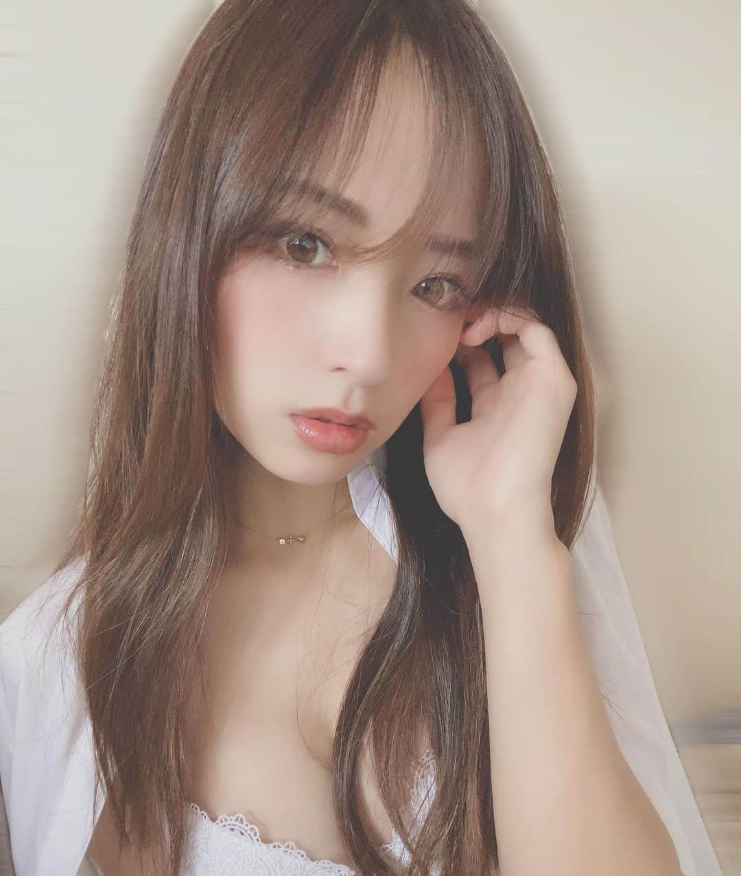 中尾みほさんのインスタグラム写真 - (中尾みほInstagram)「・ Goodmorning 🕊 ・ ・ #lingerie#lingeriemodel#lingeriesexy  #white#japanesegirl#japan#me#selfie」6月25日 6時06分 - mihochan18