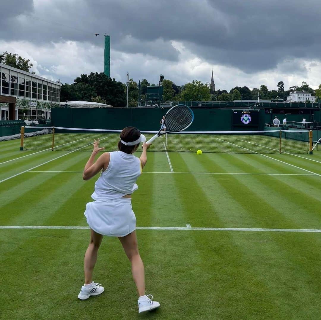 加藤未唯さんのインスタグラム写真 - (加藤未唯Instagram)「All white season🤍🤍🤍 @Wimbledon やっぱりこのふかふかの芝のコートはテンション上がります👼🏻🌤 #wimbledon  #ウィンブルドン #テニス #2022  #adidas #createdwithadidas #parley  #アディダス #ウイルソン」6月25日 18時06分 - miyukato1121