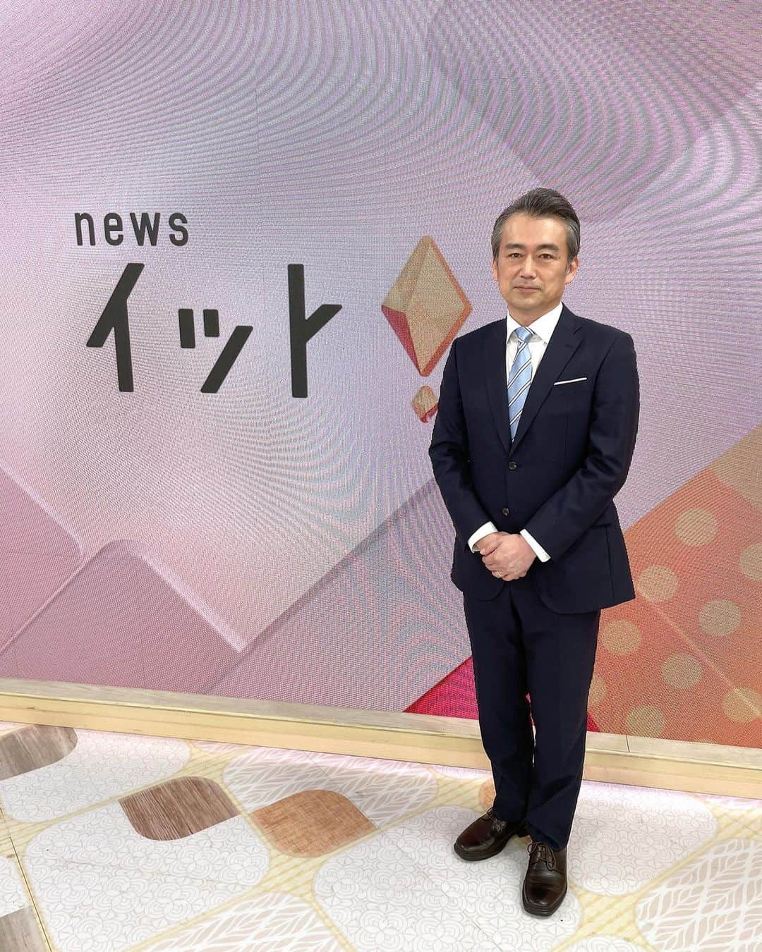 フジテレビ「プライムニュース イブニング」さんのインスタグラム写真 - (フジテレビ「プライムニュース イブニング」Instagram)「きょうは全国各地で“危険な暑さ”となり、 都内でも60人以上のひとたちが熱中症で搬送されました。 あすも引き続きこの暑さが続きます！ どうかこまめな水分補給など忘れないように してくださいね。 ⁡ そして！ 2年以上にわたり 「イット！ウィークエンド」のナレーションを担当していた 永尾アナですが、きょうが最後の担当日でした。 永尾アナ！ いままで本当にありがとうございました! ⁡ 生野アナ #TIARA @tiara_melrose ⁡ 小室アナ #NATURALBEAUTYBASIC @naturalbeautybasic_official #ROPEPICNIC @ropepicnic_official  ⁡ #生野陽子 @yoko_shono #小室瑛莉子 @komuro.eriko #奥寺健 @fujitv_announcer #永尾亜子 @ako_nagao #フジテレビ #アナウンサー #ニュース」6月25日 19時03分 - livenews_it