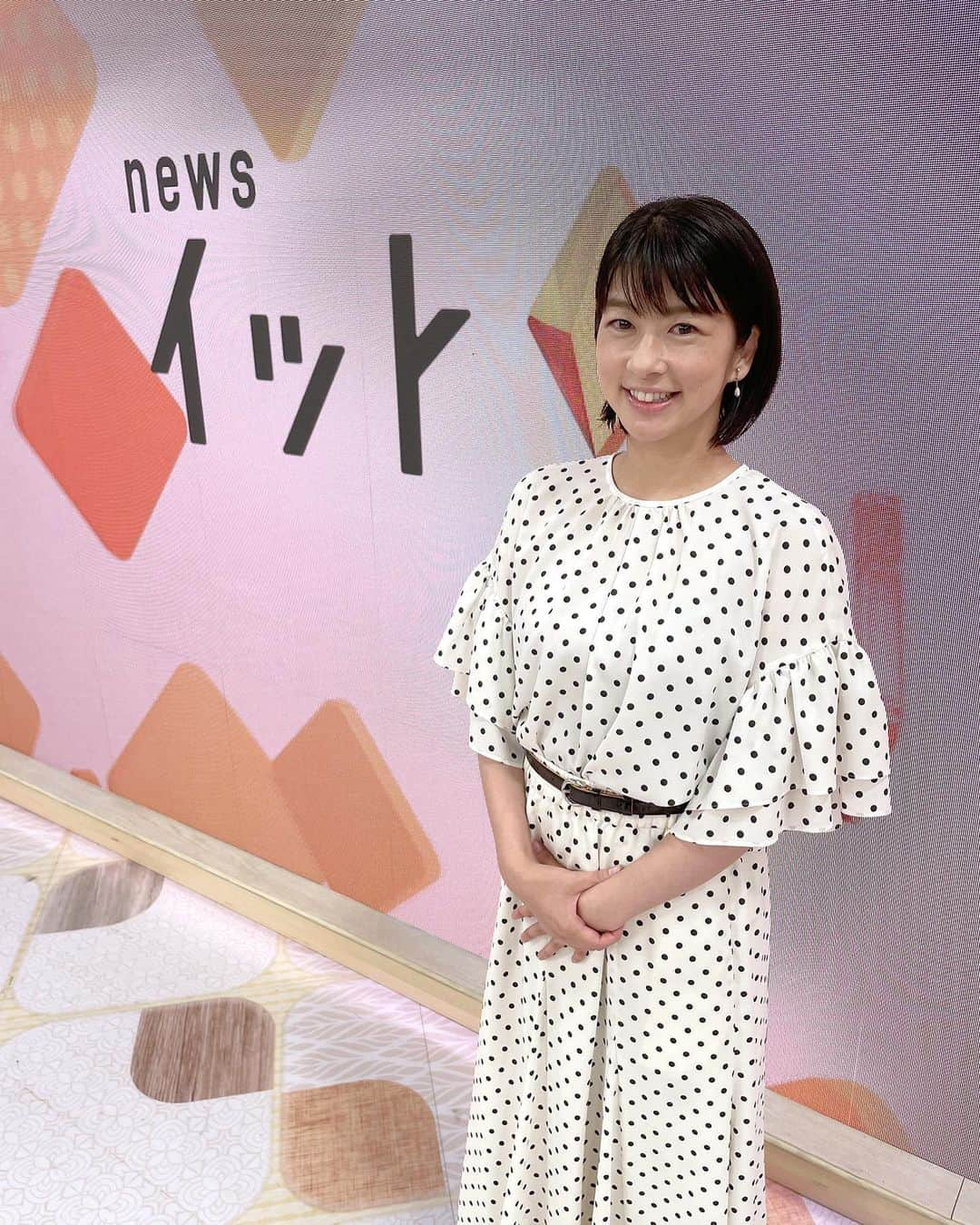 フジテレビ「プライムニュース イブニング」さんのインスタグラム写真 - (フジテレビ「プライムニュース イブニング」Instagram)「きょうは全国各地で“危険な暑さ”となり、 都内でも60人以上のひとたちが熱中症で搬送されました。 あすも引き続きこの暑さが続きます！ どうかこまめな水分補給など忘れないように してくださいね。 ⁡ そして！ 2年以上にわたり 「イット！ウィークエンド」のナレーションを担当していた 永尾アナですが、きょうが最後の担当日でした。 永尾アナ！ いままで本当にありがとうございました! ⁡ 生野アナ #TIARA @tiara_melrose ⁡ 小室アナ #NATURALBEAUTYBASIC @naturalbeautybasic_official #ROPEPICNIC @ropepicnic_official  ⁡ #生野陽子 @yoko_shono #小室瑛莉子 @komuro.eriko #奥寺健 @fujitv_announcer #永尾亜子 @ako_nagao #フジテレビ #アナウンサー #ニュース」6月25日 19時03分 - livenews_it