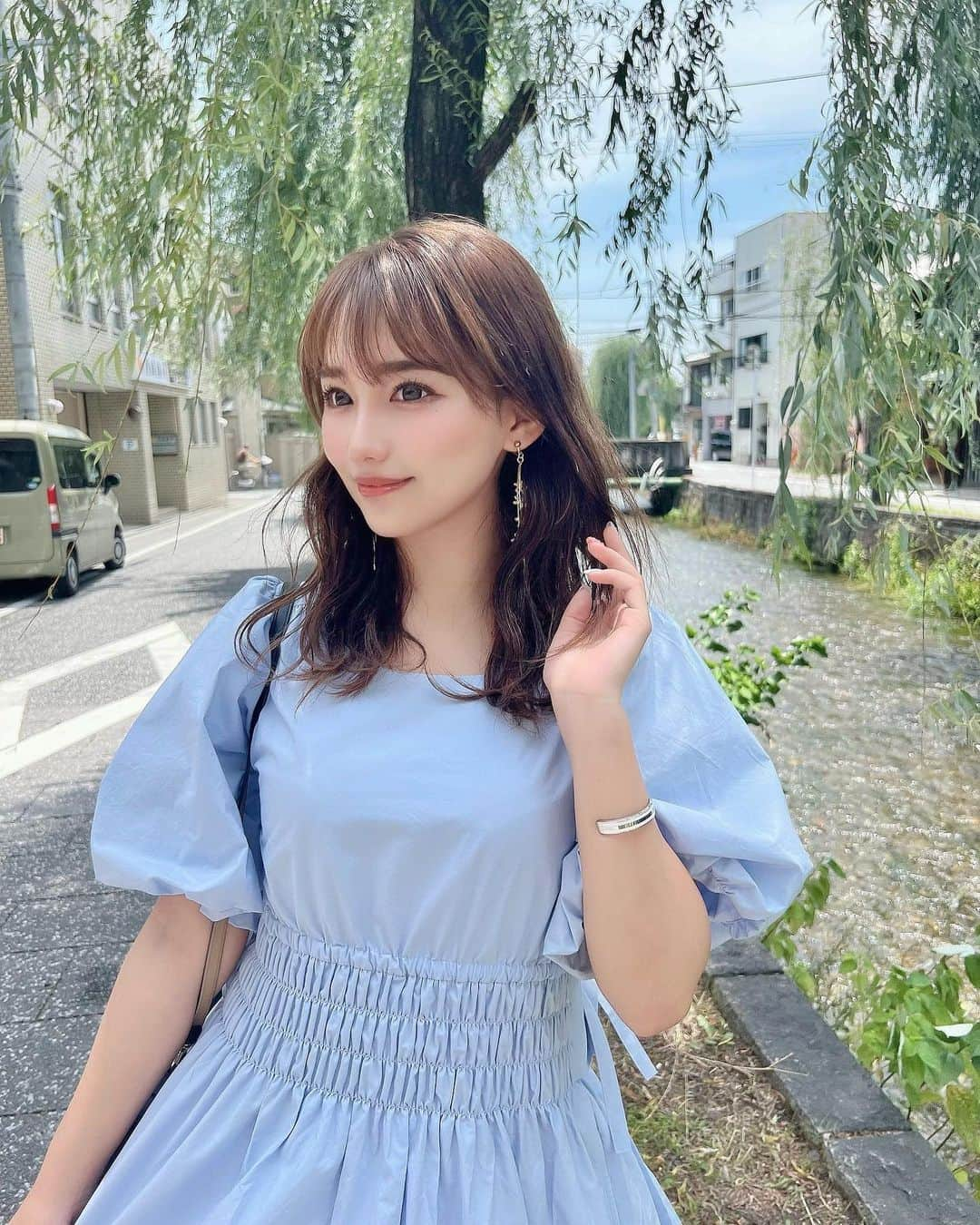 加藤里奈さんのインスタグラム写真 - (加藤里奈Instagram)「⋆ 京都に行った時に、近かったので 金閣寺へ⛩  たくさん質問をいただいていたワンピースは @casa_fline です❤︎ 後ろのデザインが可愛くて即買いした🥰  セールやってたよ〜😌🫧  #ootd #fashion #instafood #instagram  #hairstyle #outfit #code #instafashion  #ファッション #撮影 #ヘアスタイル #ヘア  #コーディネート #コーデ #今日の服  #casafline #casaflineforearth  #京都 #京都観光 #金閣寺 #京都散策」6月25日 19時27分 - katoco0326