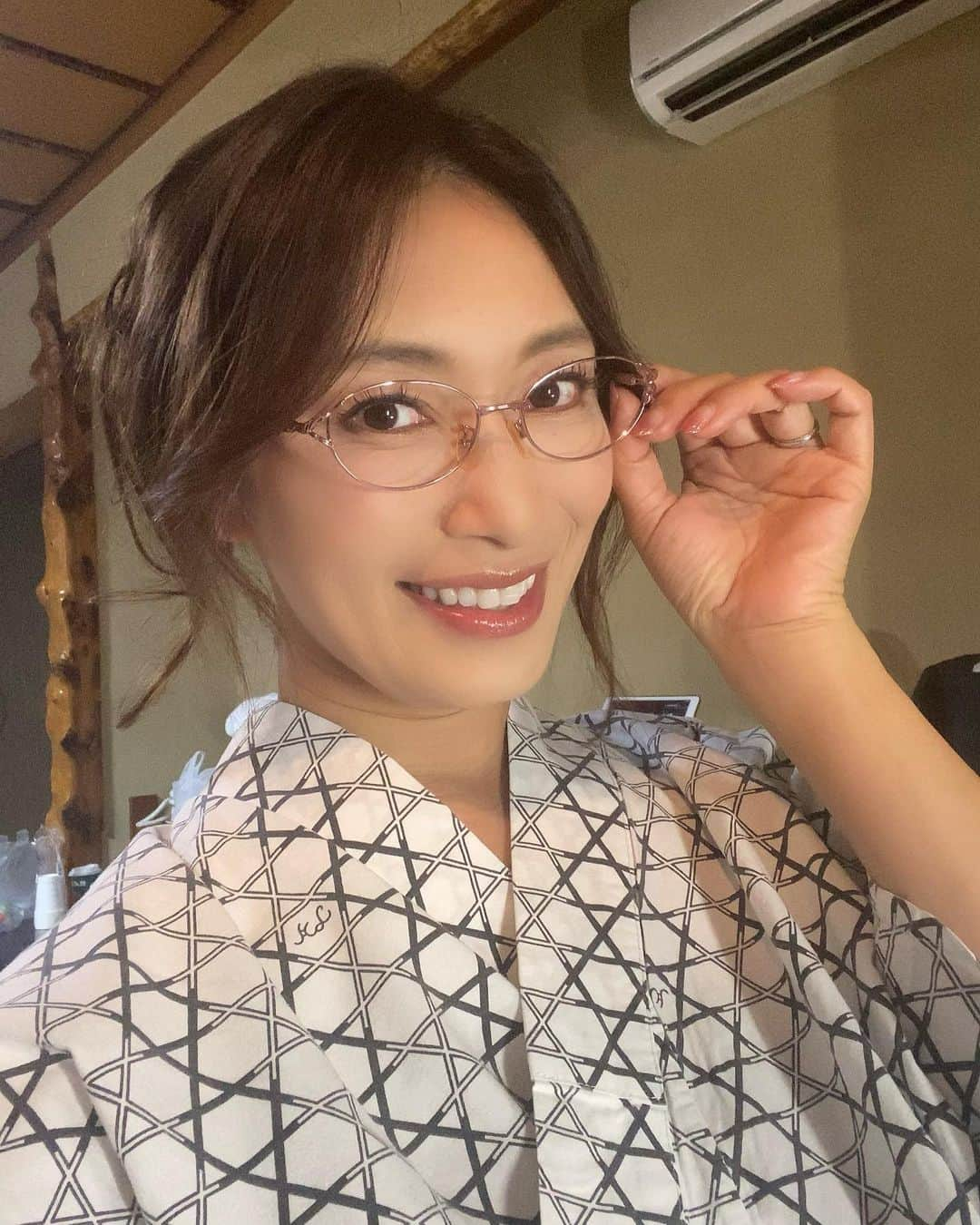 小早川怜子さんのインスタグラム写真 - (小早川怜子Instagram)「メガネがひっかかった！  #タカラ映像 #浴衣 #AV撮影 #小早川怜子」6月25日 19時57分 - reiko.kobayakawa