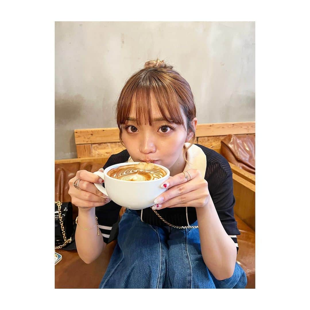 三谷紬さんのインスタグラム写真 - (三谷紬Instagram)「* ねおまると☕️ がっつりハンバーグ食べて 相当なカロリーを摂取したのに カフェラテを我慢できない私たち🐥 ねおまるに教えてもらった可愛いキャラクターのグッズも買えて 楽しい日でした❤︎ ねおまるいつもありがと！ （ねおまるって初めて言った。） * #ねお#ねおまる#cafe#カフェ#カフェ巡り#café#カフェラテ#ハンバーグ#友達#friend#年下#思えない#カフェラテアート#ラテアート#cafelatte#ちいかわ#かわいすぎ#次 は#有華 も#テレビ朝日#アナウンサー#三谷紬」6月25日 20時43分 - mitani_tsumugi