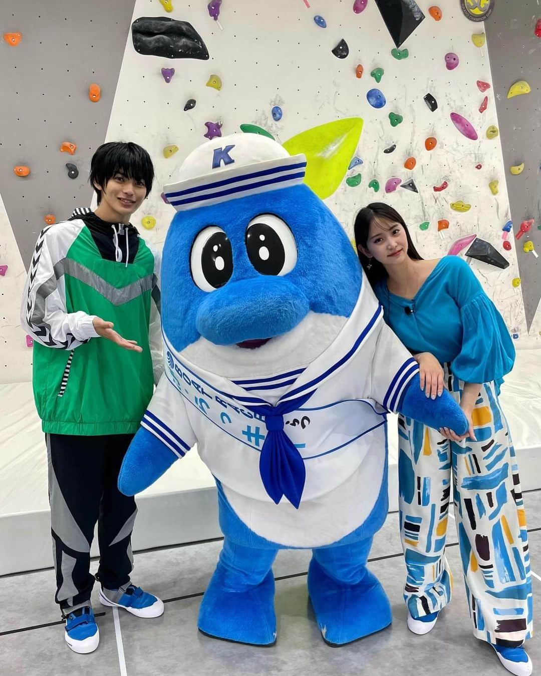 永尾まりやさんのインスタグラム写真 - (永尾まりやInstagram)「ボートレース唐津で現地リポートさせていただきました🐬 @boatracekaratsu   はじめての唐津と はじめての遠くからの生放送でリポートでした！  イベントや遠征も増えそうでたのしみですっ  ボートレース唐津はリニューアルしてボルダリング施設やブックコーナー、お子様が遊べる施設もできて一日中いれそう！  からっきーかわいい🐬♡」6月25日 21時21分 - mariyagi_san