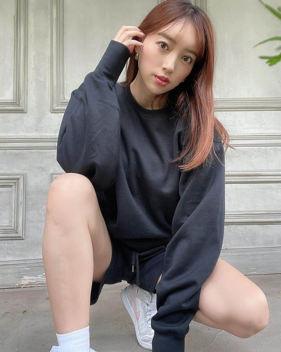 唯可（yuika）さんのインスタグラム写真 - (唯可（yuika）Instagram)「バチェロレッテ始まるね🤤 セカチャン2も🤤💓 7月は楽しみがたくさんだ！  @haohaohaokun さんプロデュースの 新作ココチがとどいたよーん🤎  私は173cmでサイズ3を注文！ 少し大きめに着たかったから めっちゃ最高のサイズ感〜💓  パンツがめちゃくちゃ履き心地良くて 最近毎日履いてるかも 白も可愛くって欲しかった🤤💓 @donobanweb   #ココチ#夏ココチ#スウェット#スエット#スニーカー#カジュアル#パジャマ#コーディネート#高身長#高身長コーデ#長身女子#ナイキ#ハイカット#スニーカー#スニーカー女子#バチェラー#バチェロレッテ#セカチャン2#セカンドチャンスウェディング#セカンドチャンスウェディング2#ドノバン」6月25日 21時23分 - yu.i.k.a