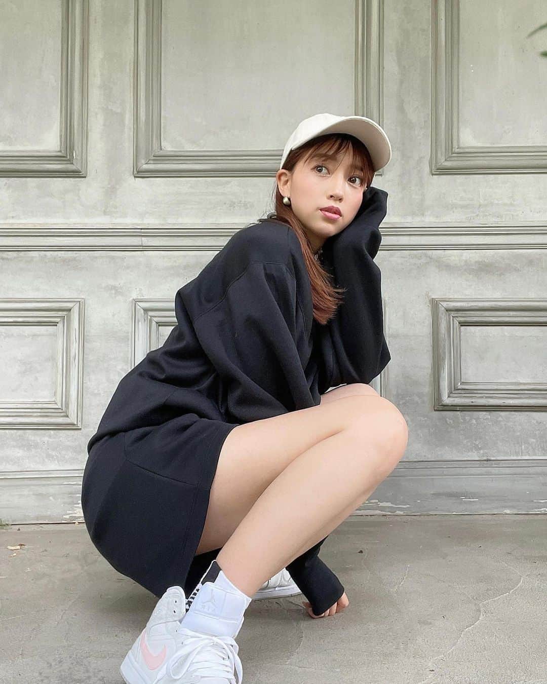 唯可（yuika）さんのインスタグラム写真 - (唯可（yuika）Instagram)「バチェロレッテ始まるね🤤 セカチャン2も🤤💓 7月は楽しみがたくさんだ！  @haohaohaokun さんプロデュースの 新作ココチがとどいたよーん🤎  私は173cmでサイズ3を注文！ 少し大きめに着たかったから めっちゃ最高のサイズ感〜💓  パンツがめちゃくちゃ履き心地良くて 最近毎日履いてるかも 白も可愛くって欲しかった🤤💓 @donobanweb   #ココチ#夏ココチ#スウェット#スエット#スニーカー#カジュアル#パジャマ#コーディネート#高身長#高身長コーデ#長身女子#ナイキ#ハイカット#スニーカー#スニーカー女子#バチェラー#バチェロレッテ#セカチャン2#セカンドチャンスウェディング#セカンドチャンスウェディング2#ドノバン」6月25日 21時23分 - yu.i.k.a