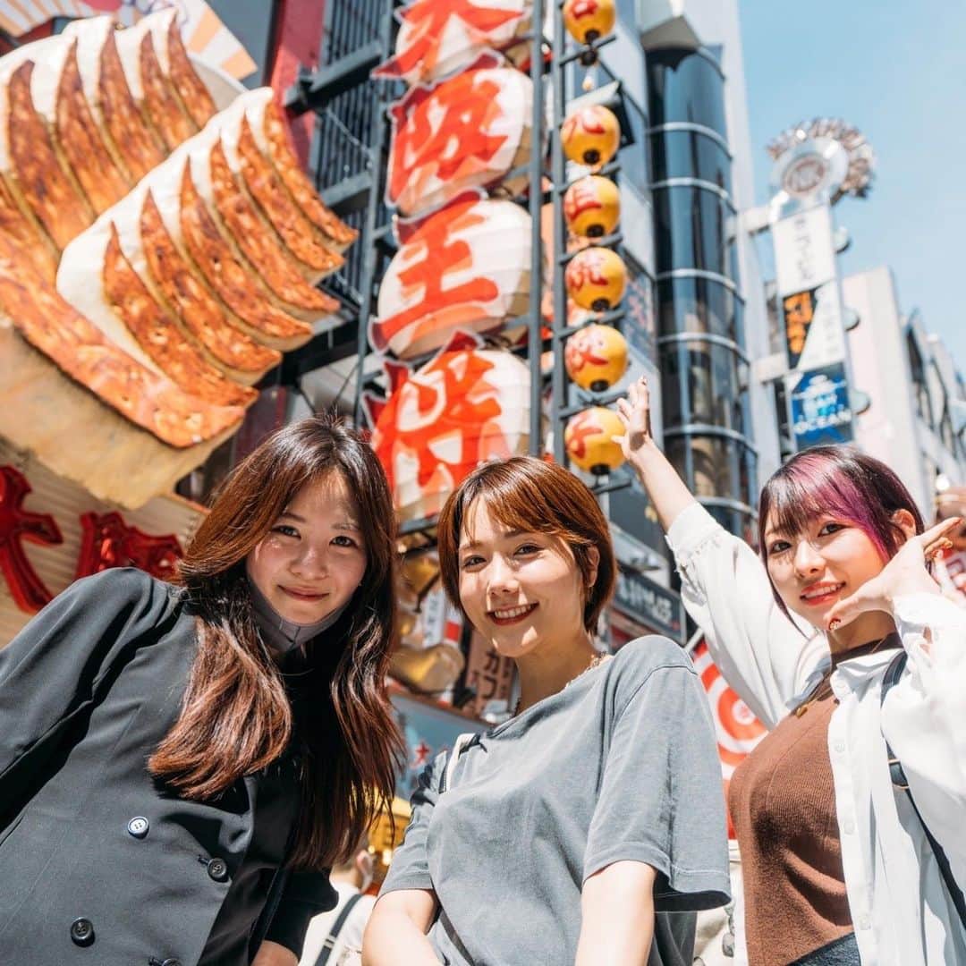 えっちゃんさんのインスタグラム写真 - (えっちゃんInstagram)「. こってこて🐙OSAKA2 .  @nogachannel .  @shioriabe_official .  @moron_non . . . .  #大阪 #大阪観光 #大阪旅行 #道頓堀 #グリコポーズ」6月25日 22時47分 - ecchan_bom2