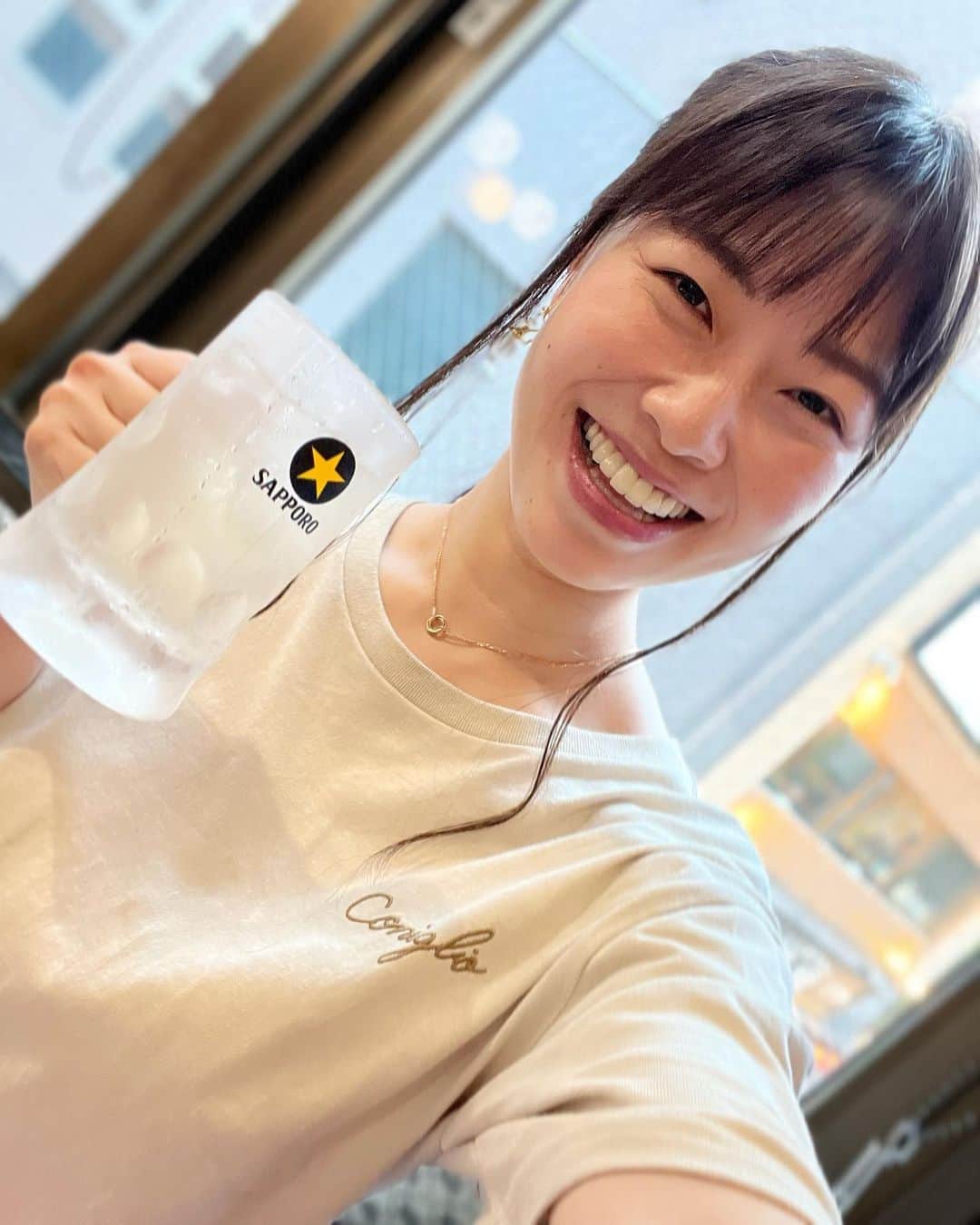 小田飛鳥さんのインスタグラム写真 - (小田飛鳥Instagram)「Coniglio（コニーリョ）さんのトップスです👕 普段あまりTシャツは着ませんが、こちらはサイズ感がお洒落でスカートやズボンにインしてもいい感じ〜🥹 気軽にお出かけ出来るって良いですね♪ 夏は活動的になるので、沢山着たいと思います🎶 お子さんと着られるお洋服やハット・バッグも可愛い〜♪ #coniglio #コニーリョ」6月26日 2時37分 - asuka_oda_0320