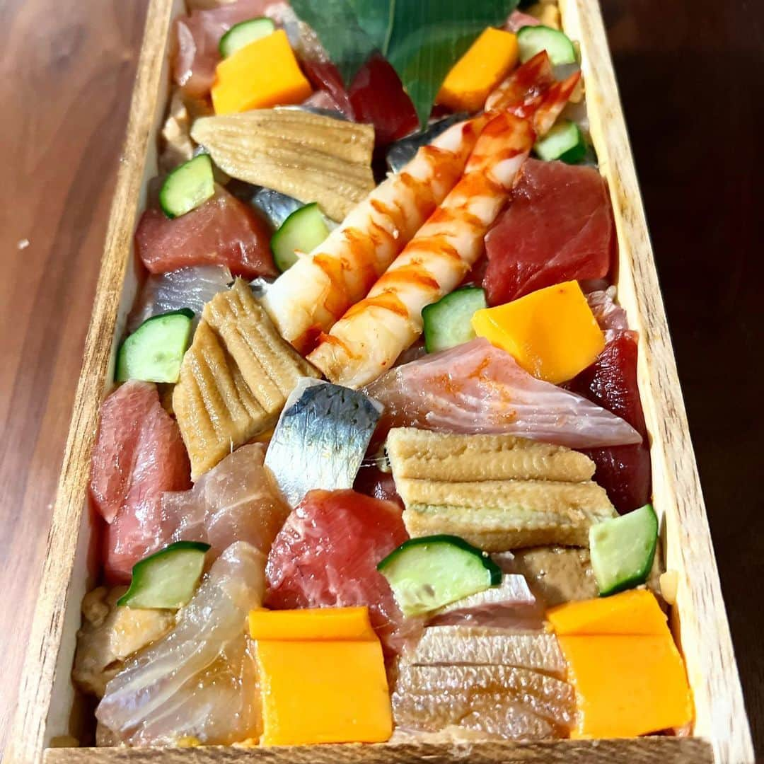 大河内志保さんのインスタグラム写真 - (大河内志保Instagram)「鮨なんば🍣 ネタごとに温度が違います。 ご馳走様でした。  #すし  #寿司 #寿司好きな人と繋がりたい  #鮨なんば #魚  #魚好き  #魚介類  #東京ミッドタウン日比谷  #日比谷グルメ  #ボタン海老はぬるく無くて良いかも⁉︎」6月26日 6時49分 - okouchi_shiho