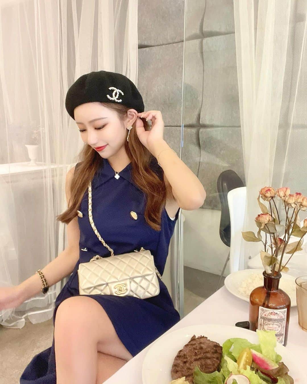 あいりさんのインスタグラム写真 - (あいりInstagram)「🫖  ここのカフェ可愛かった❤︎ @cafemode.horie   #南堀江#南堀江カフェ#大阪カフェ巡り#大阪カフェ部#韓国っぽ#韓国っぽカフェ#韓国っぽコーデ#シャネル#シャネルバッグ#ヴァンクリーフアーペル#ヴァンクリーフ#きょこ」6月26日 18時14分 - airigramxx