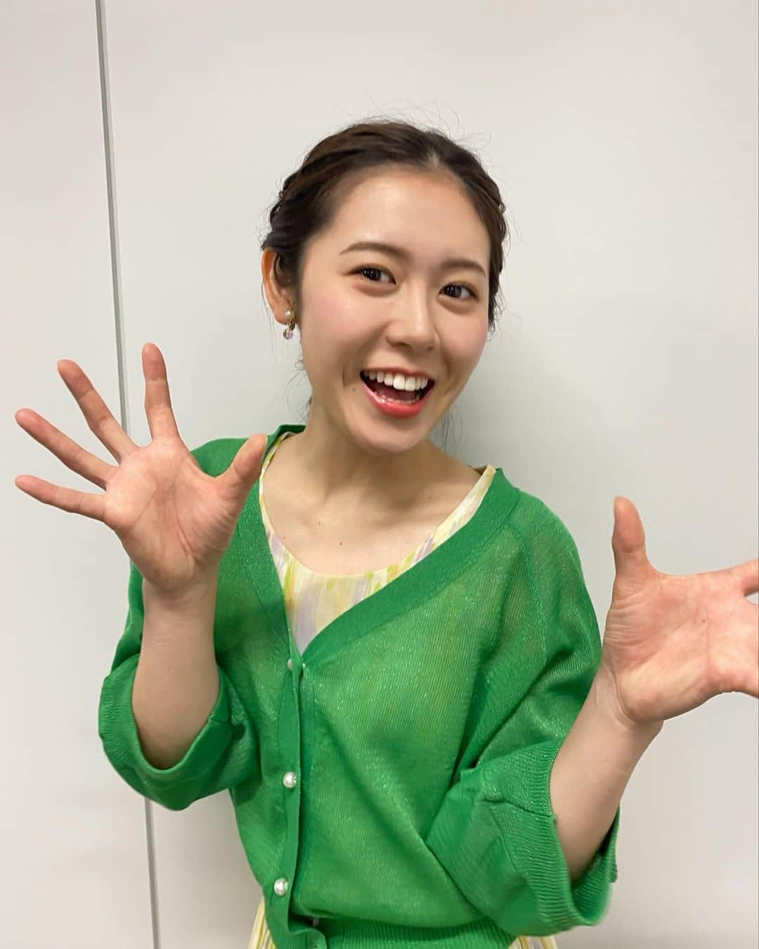 加藤愛さんのインスタグラム写真 - (加藤愛Instagram)「. 「やりましたー！」と載せたかったのですが 悔しい、苦しい5連敗😢😢 最後まで諦めないぞと応援していたのですが、、うう、、 勝った喜びを味わいたいのはみんな同じですね😢  サンデードラゴンズは、 ファンが選ぶムードメーカーランキングをご紹介しました！ 1位は小田幸平さん☺️✨ 私たちも【やりましたー】と【炊飯ジャー】 やらせていただきました🙌🏻 次こそは、やりましたー！と言いたい🔥 もっと応援も頑張ります！！ とりあえず今日は、、たくさん食べます🍚🍚🍚 #中日ドラゴンズ#dragons #サンデードラゴンズ#サンドラ #アナうんちく#ムードメーカー #小田幸平さん @oda.kohei  #やりましたー#炊飯ジャー」6月26日 19時38分 - kitkatoai