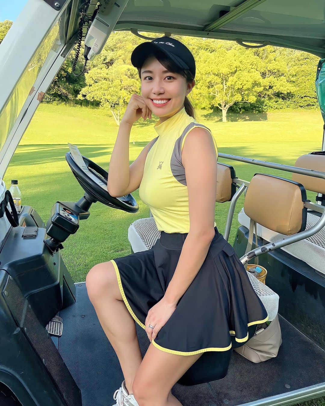 とくさきさんのインスタグラム写真 - (とくさきInstagram)「@chucuchu_official の2022summerコーデ💛🖤 . セットアップではないんだけど、黄色で合わせてセットアップっぽく着てみたよ💕☺️ . みんなからはミツバチって言われたけど、個人的にはかなりのお気に入りコーデ✨ .  #ゴルフ#ゴルフ女子#golf#golfgirl#golfswing#ゴルフスイング#sports#スポーツ#スポーツ女子#골프#골프여자#尔夫球#高尔夫#ゴルフウェア#golfwear」6月26日 20時03分 - tokusaki_golf